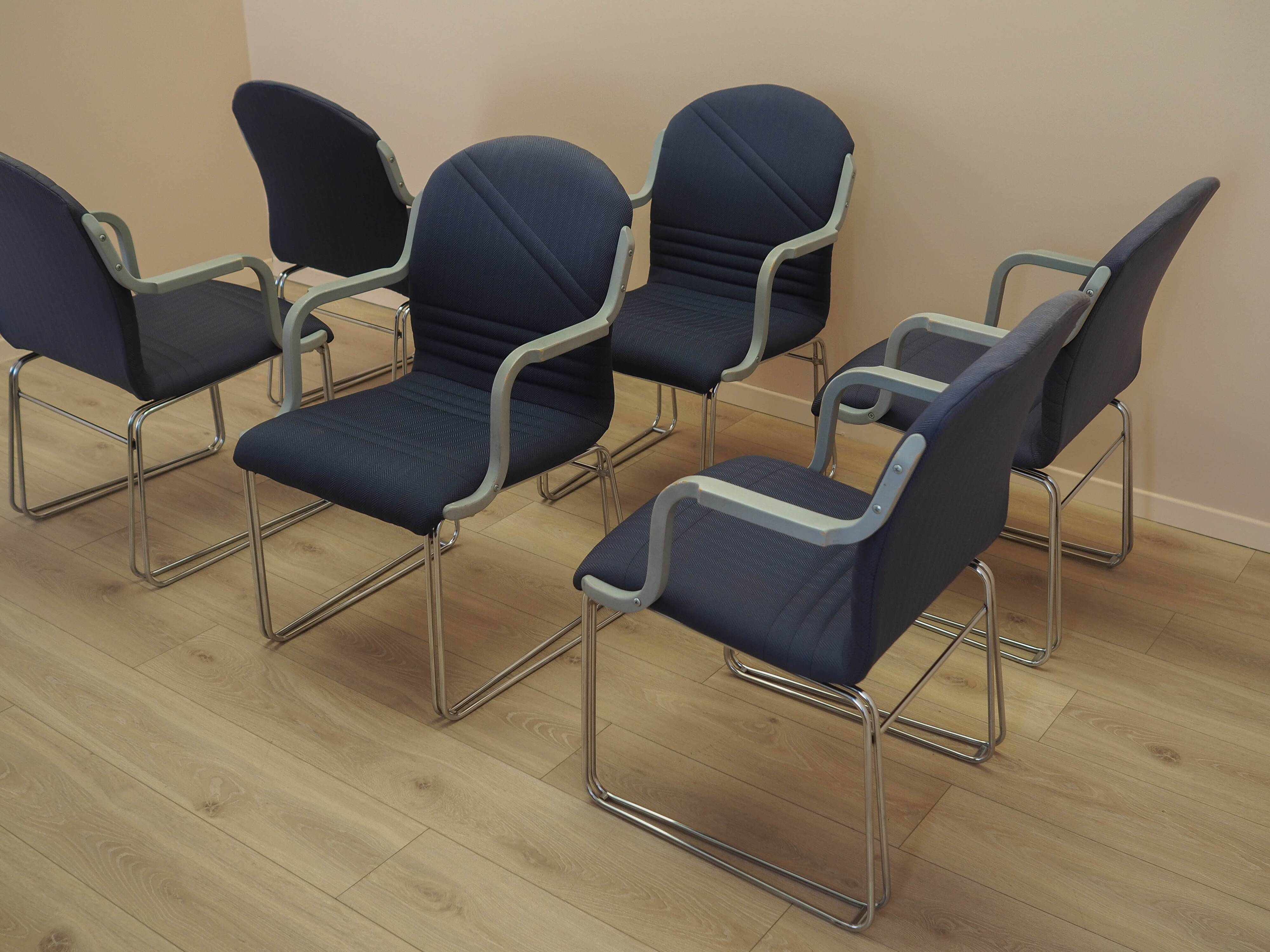 Ensemble de six fauteuils, design italien, années 1990.