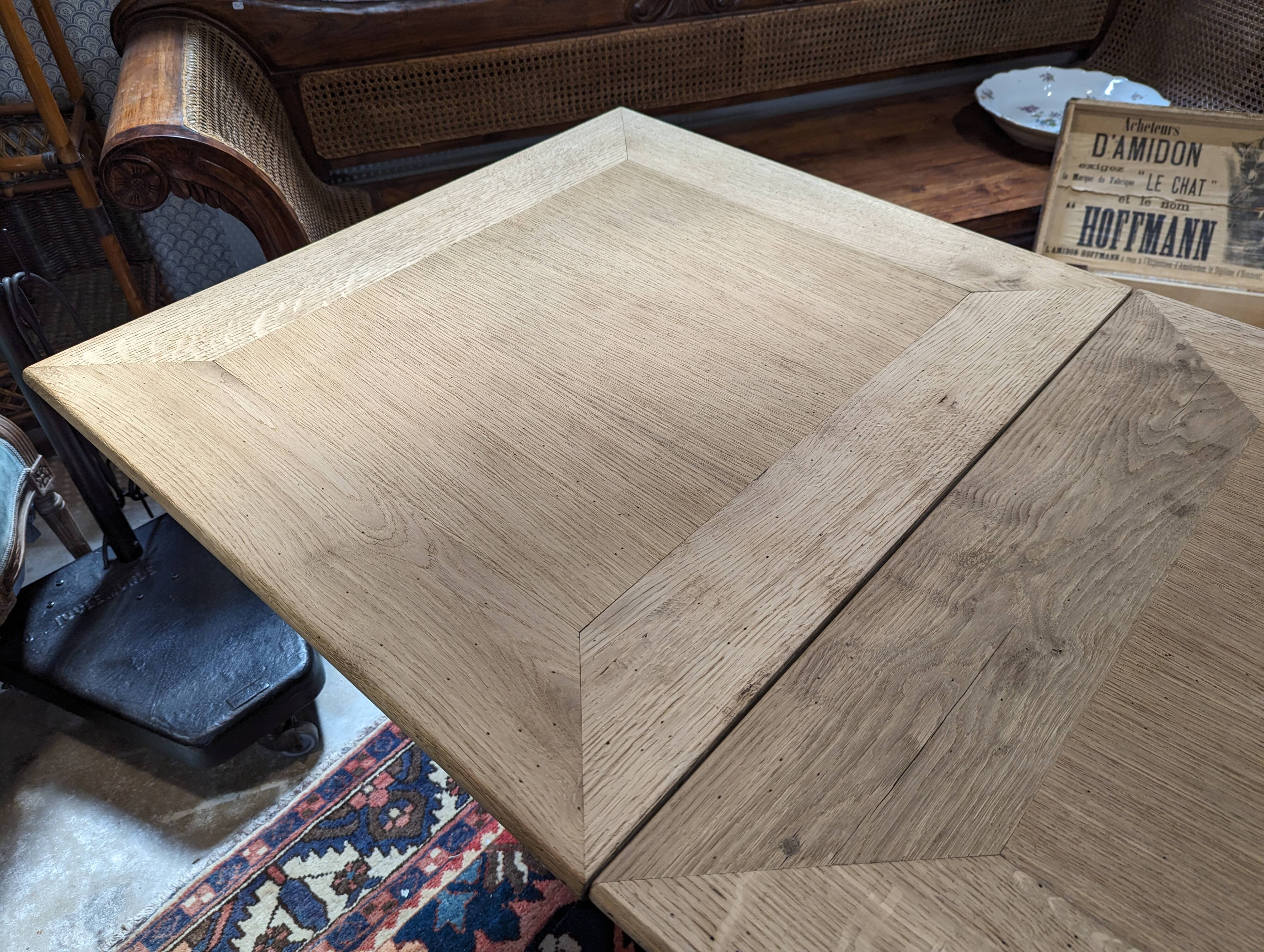 Table de ferme de style louis XV