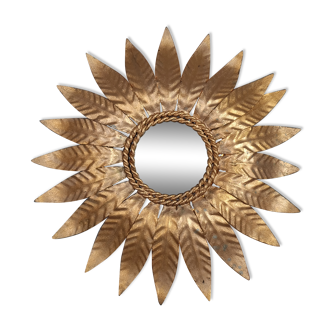 Wall lamp forming sun in gilded brass and with a mirror. Vintage 50s.