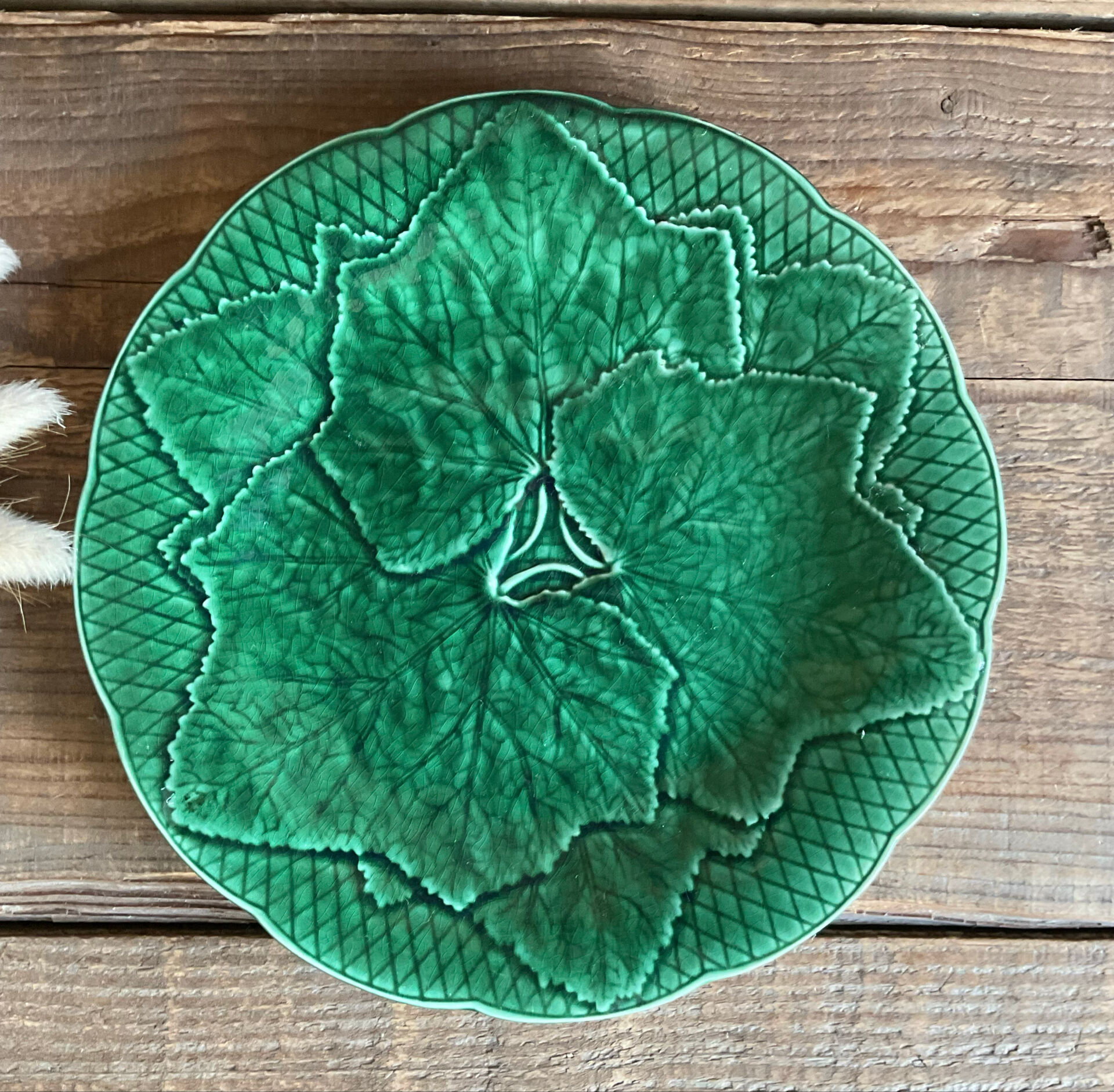 4 assiettes à dessert barbotine Gien vertes 