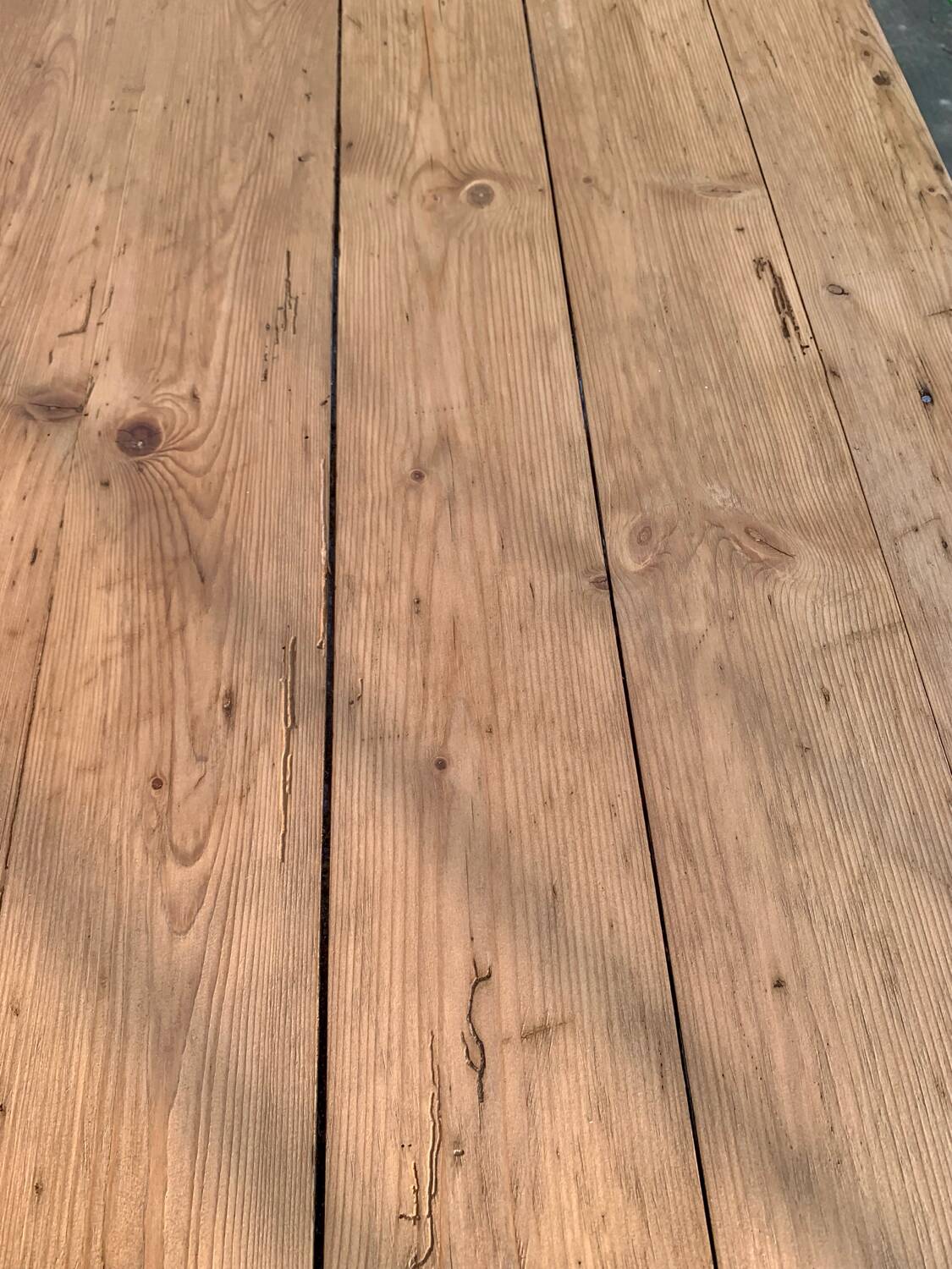Farm table