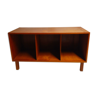 Scandinavian open teak row