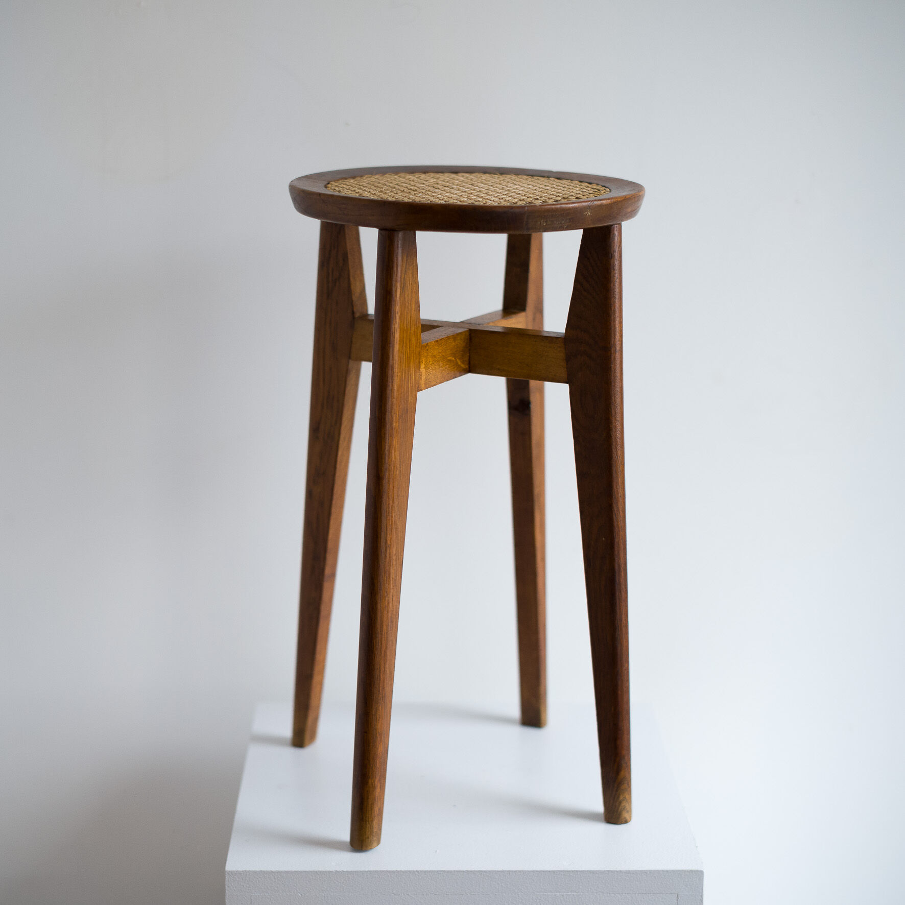 Oak stool and cannage