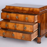 Commode en noyer Biedermeier Tchéquie années 1820