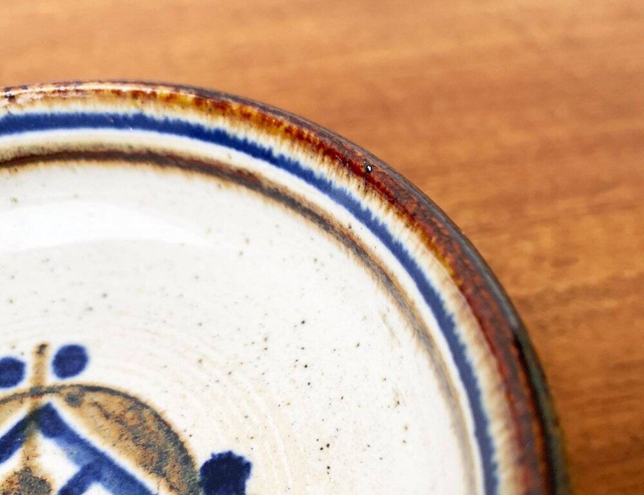 Mid-century Danish studio pottery bowl by Marianne Stark for Michael Andersen, 1960s.