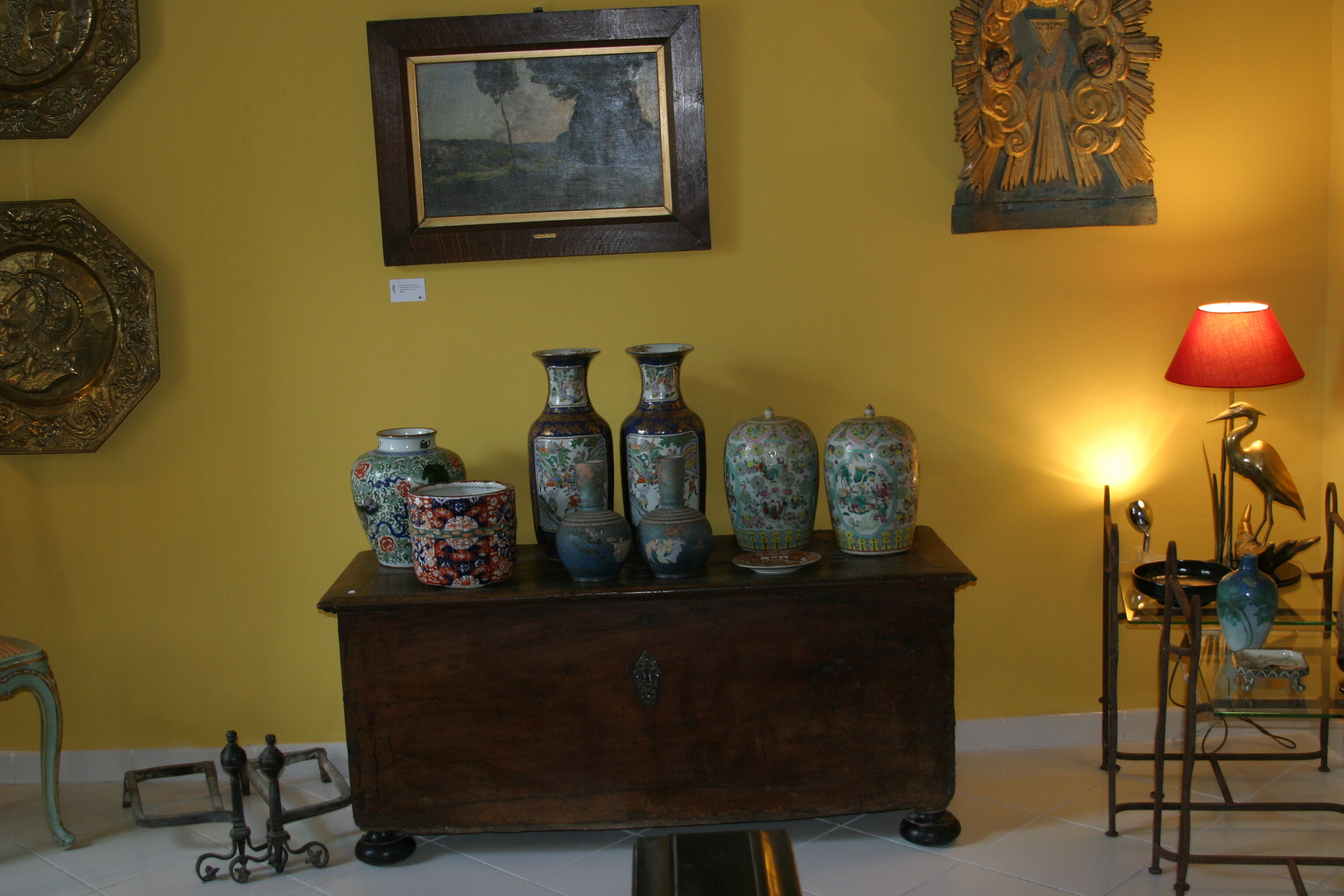 Duo of ceramic vases with Japanese decorations