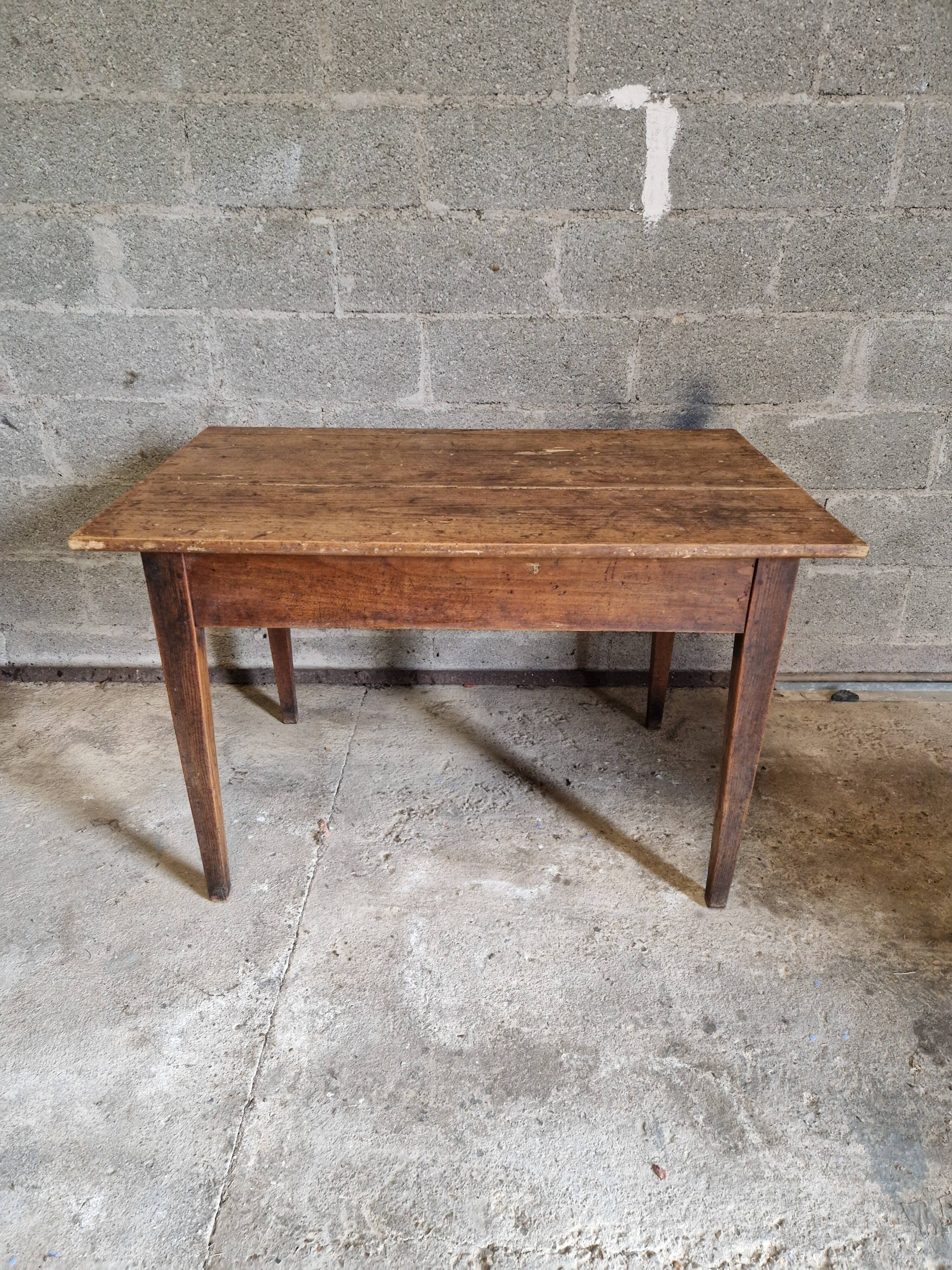 Farm table