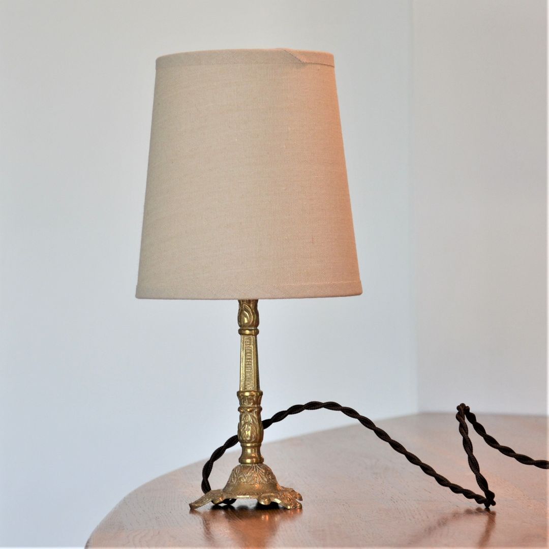 Bedside lamp in gold metal and linen lampshade