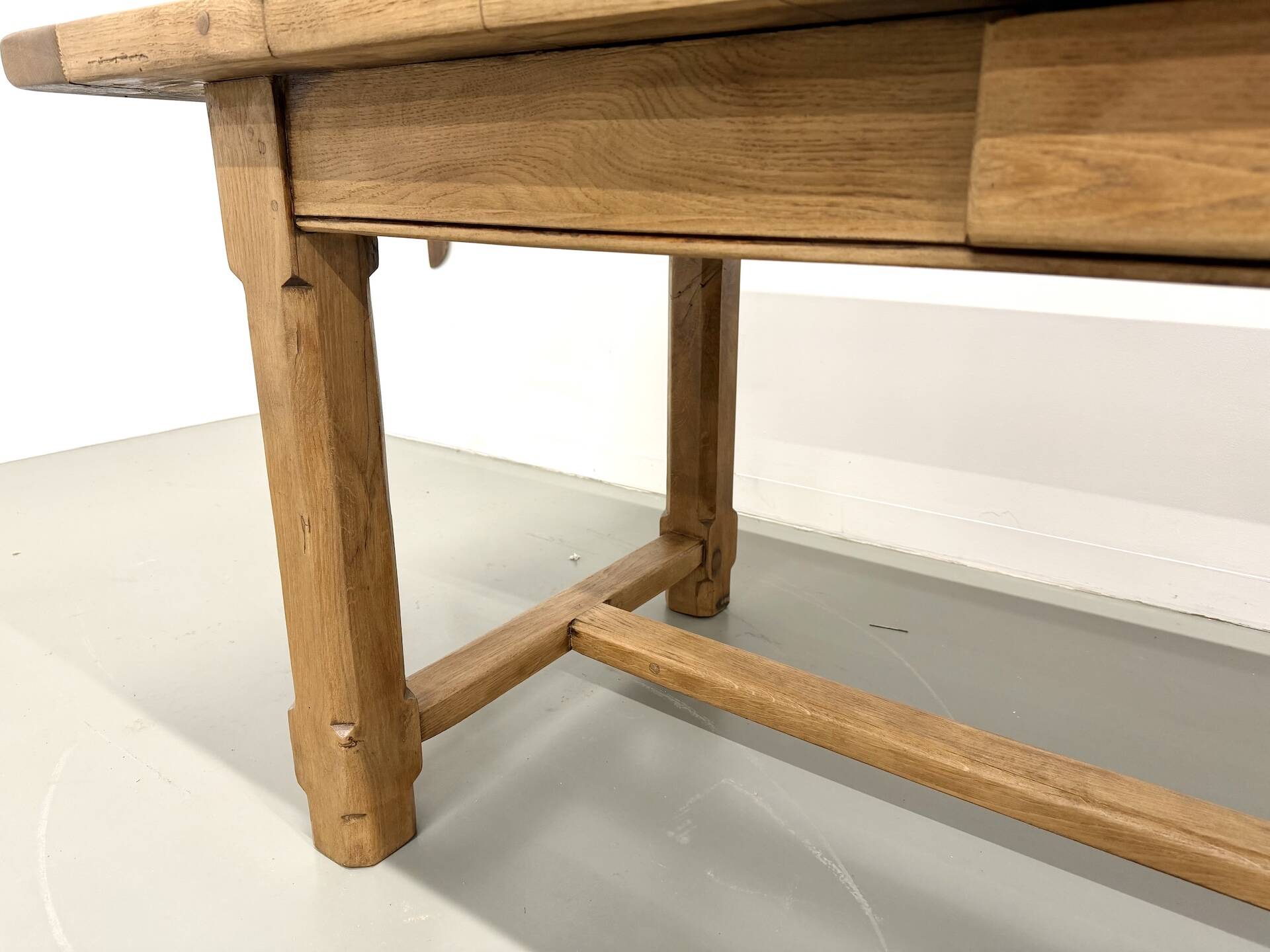 Extendable oak table, 1950s