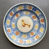 Plat faience ancienne signé