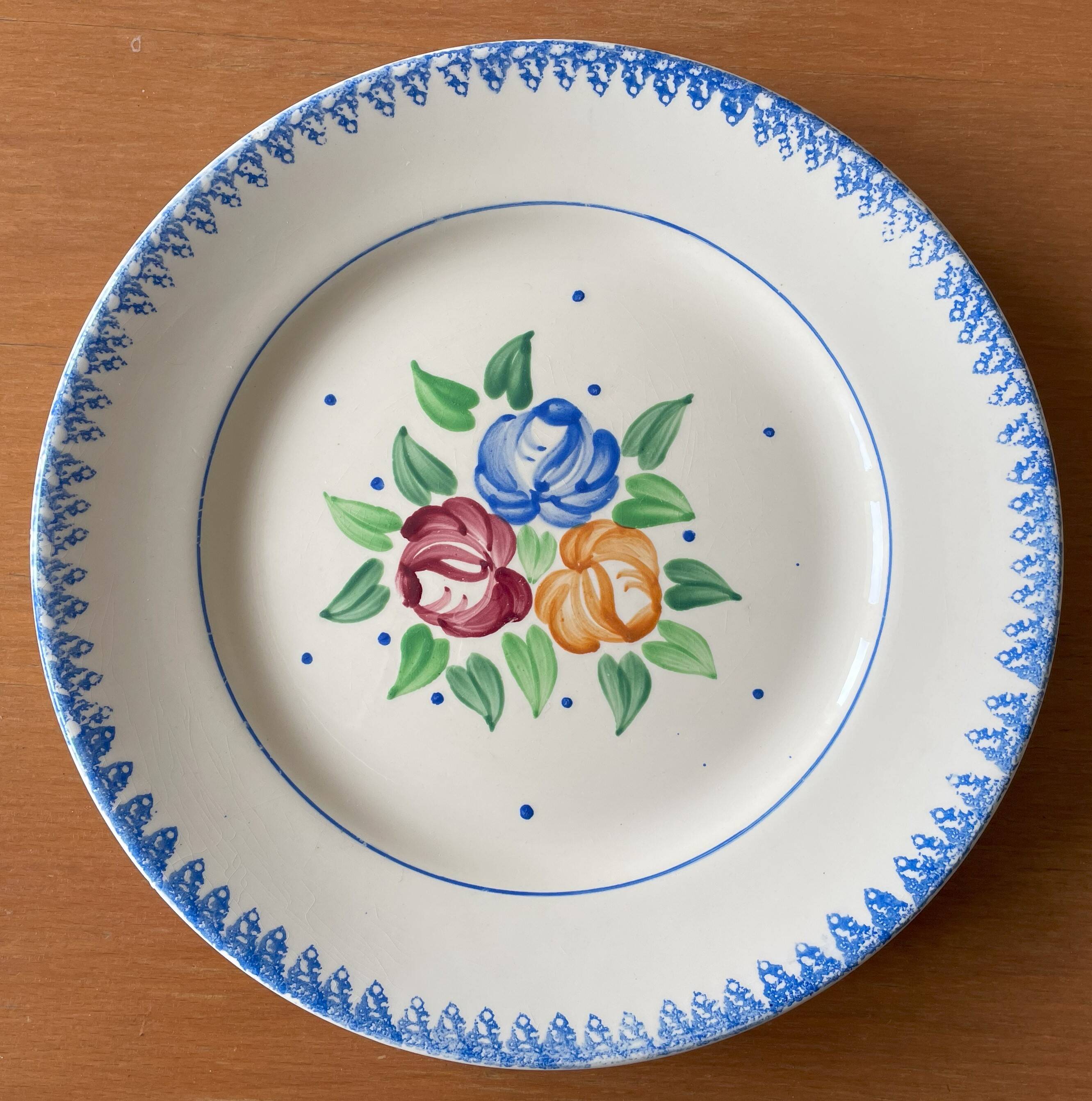 6 assiettes plates anciennes en faïence de Longchamp