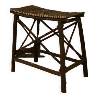 Tabouret en châtaignier