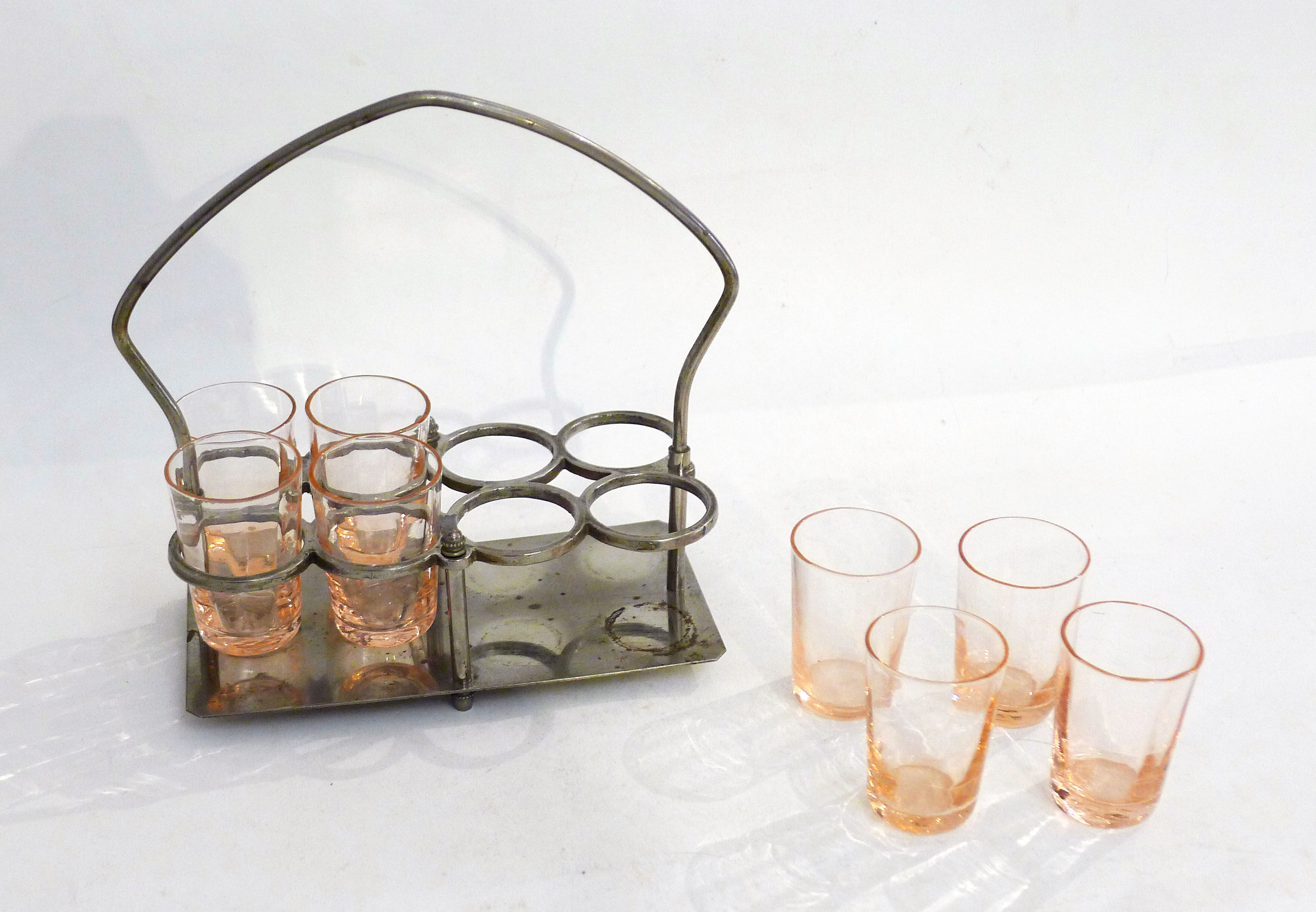 Service of 8 shot glasses