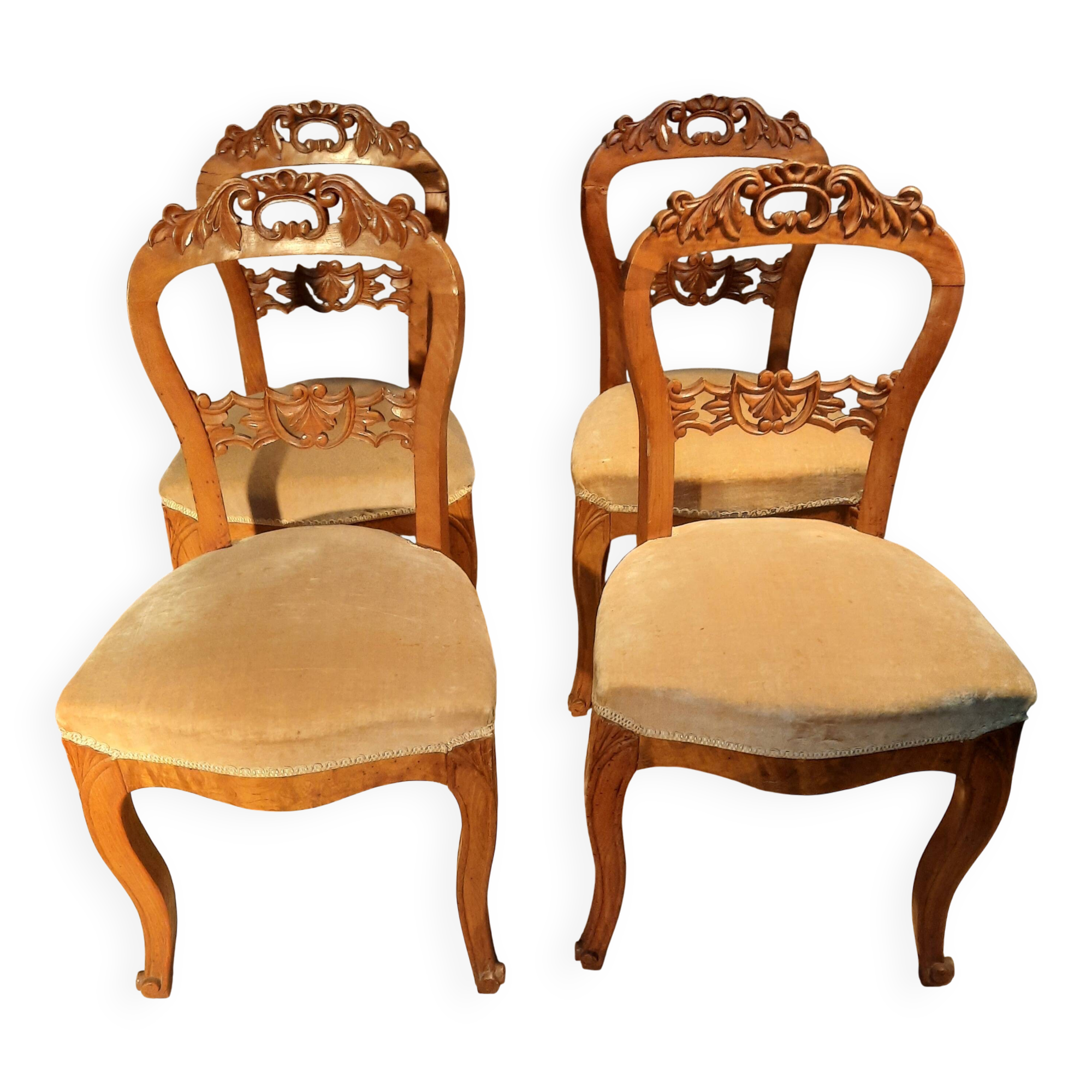 Set of 4 blond braked chairs