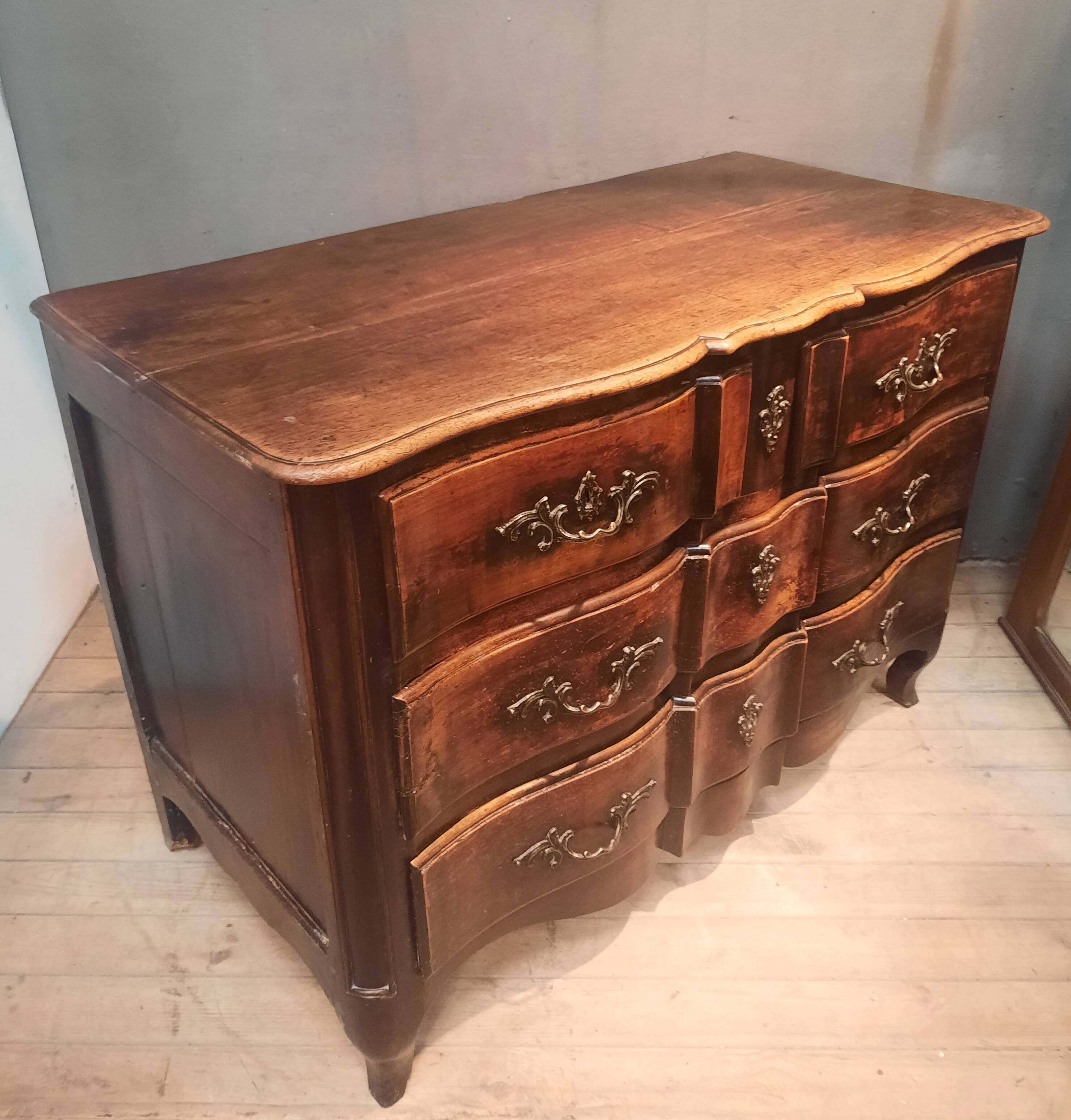 Commode d epoque Louis XV en bois massif