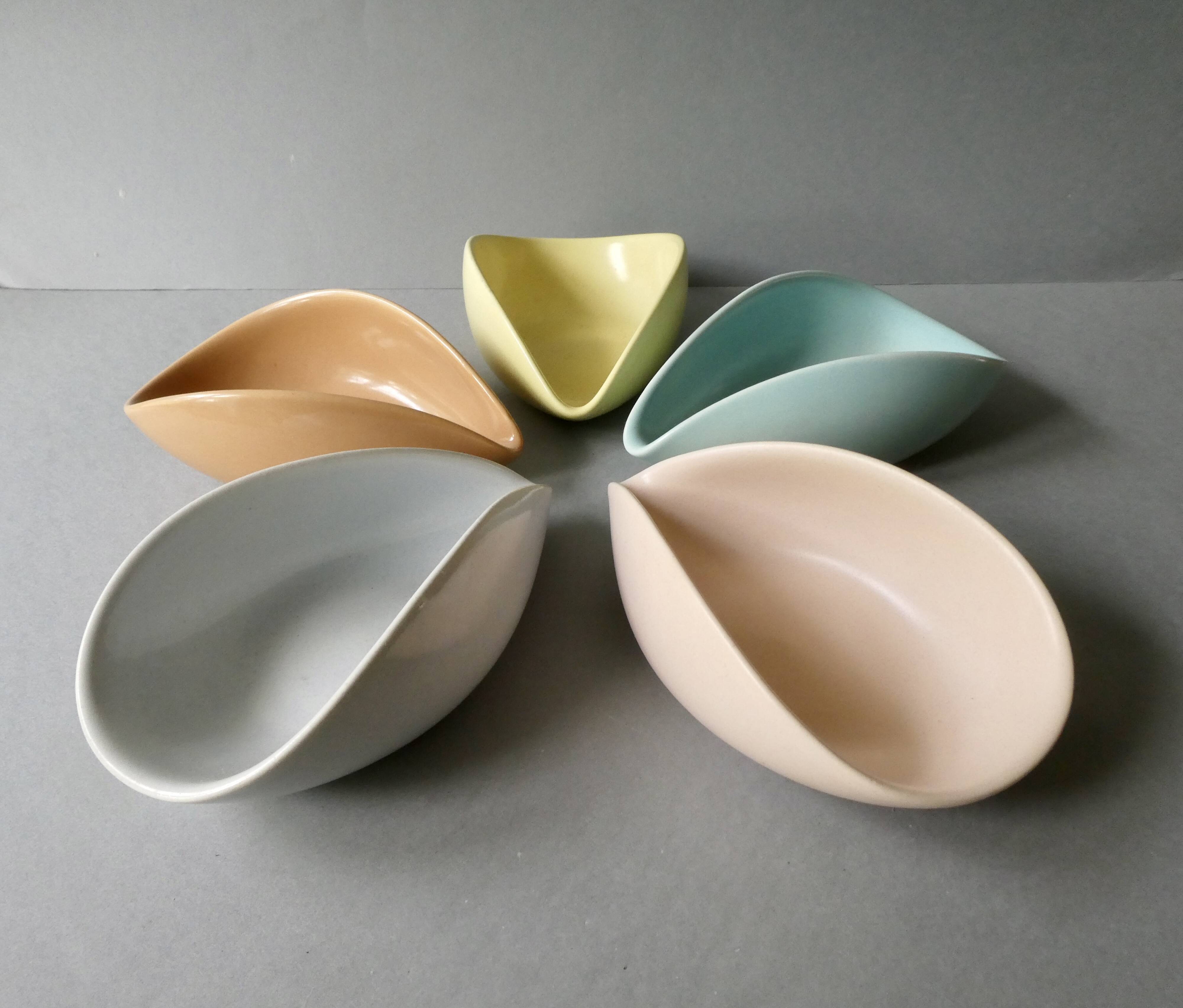 5 ceramic cups from the 50s, pastel tone