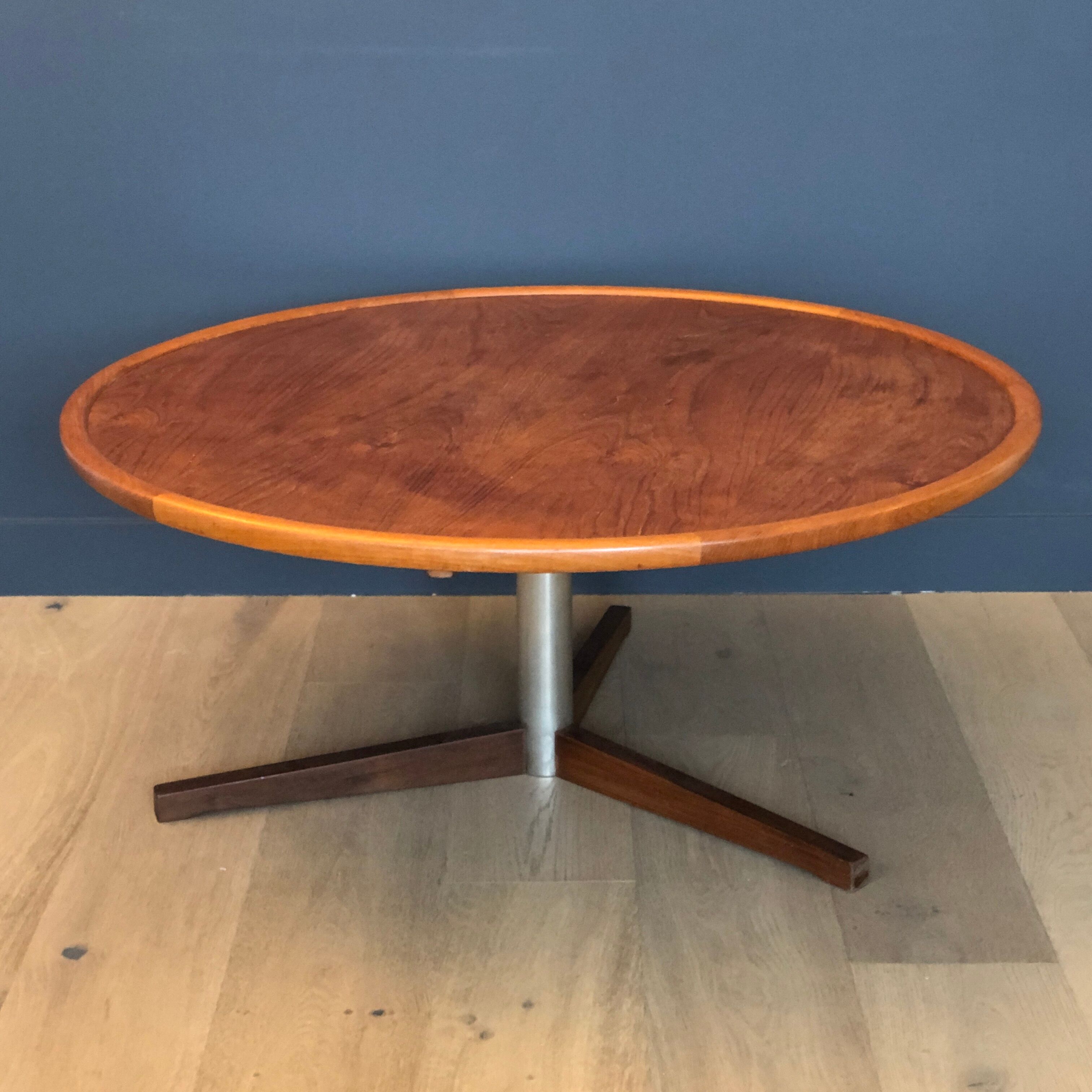 Vintage round coffee table metal base