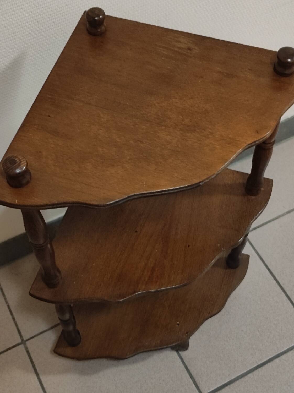 Vintage 3-Tier Corner Shelf