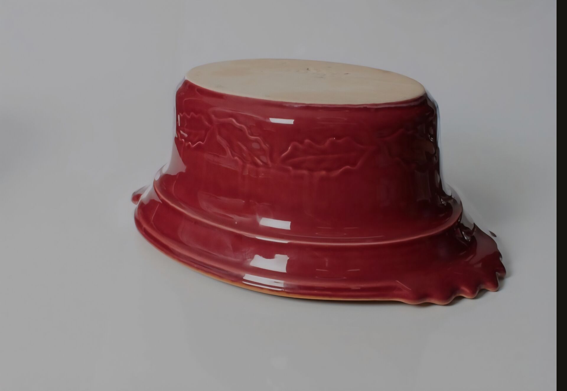 Casserole / covered gratin dish called Autumn Leaf Holky in ceramic.