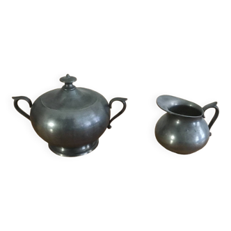 Tin sugar bowl and milk jug