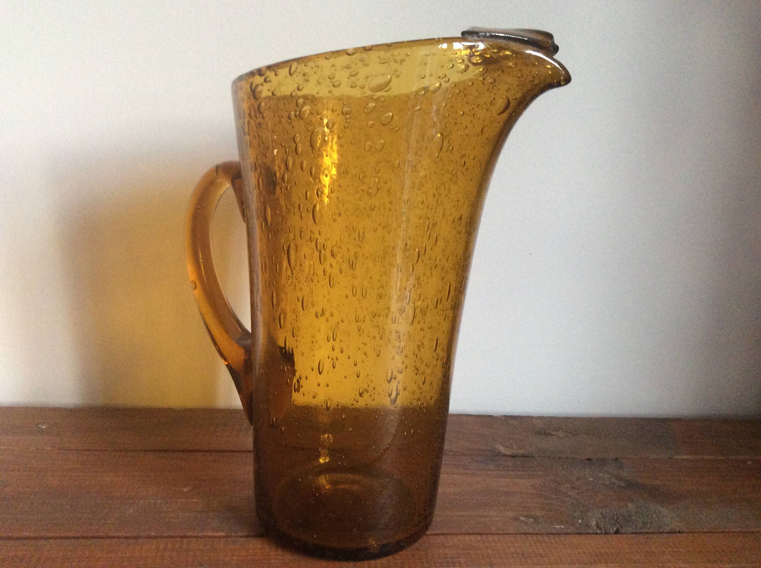 Pichet en verre bullè