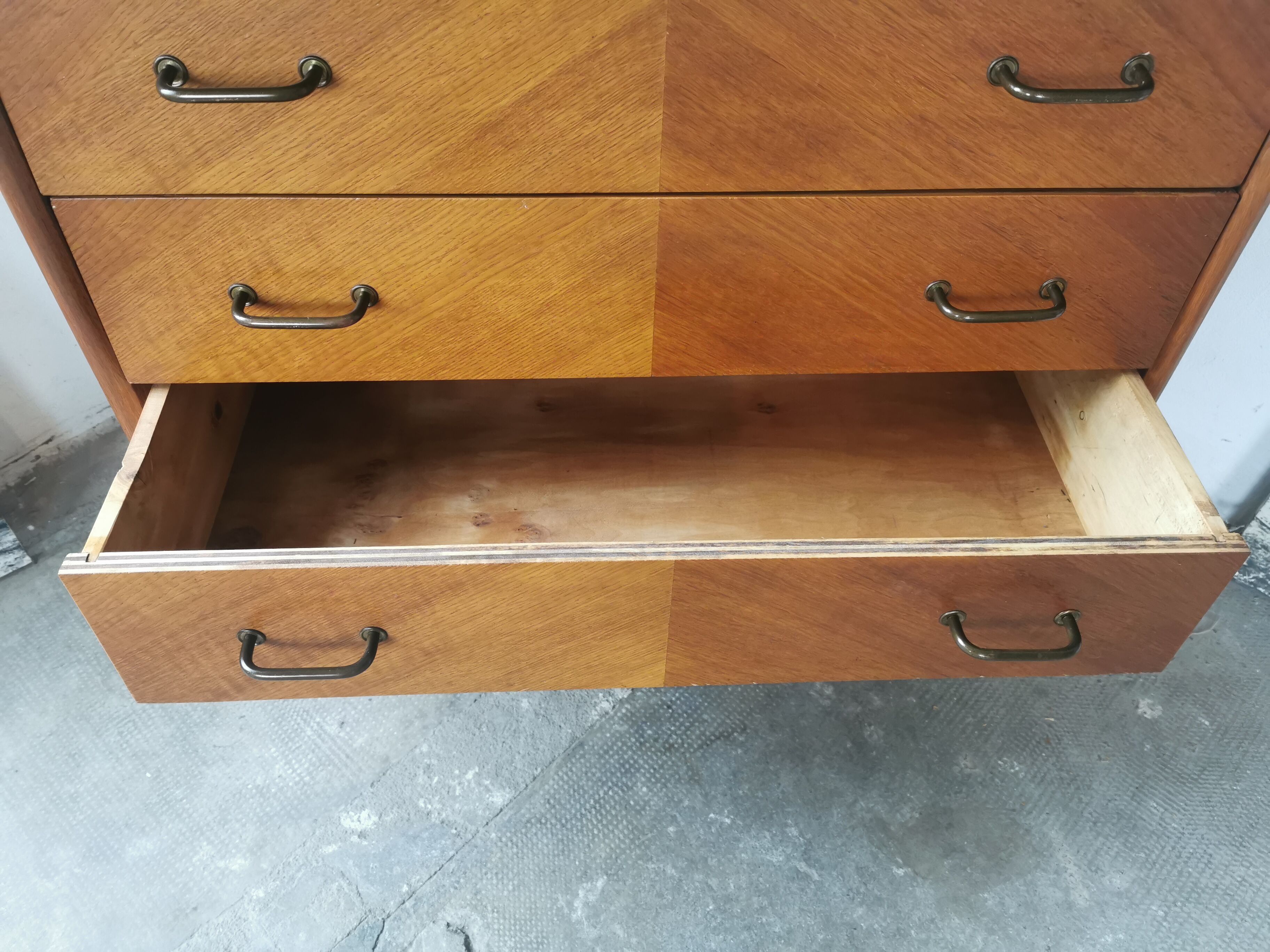 Chest of drawers from the 50s, compass feet