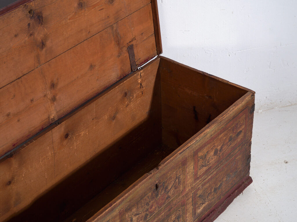 Antique pine wood chest – Central Europe (circa 1900)