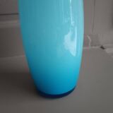 Vase, soliflore bleu en opaline