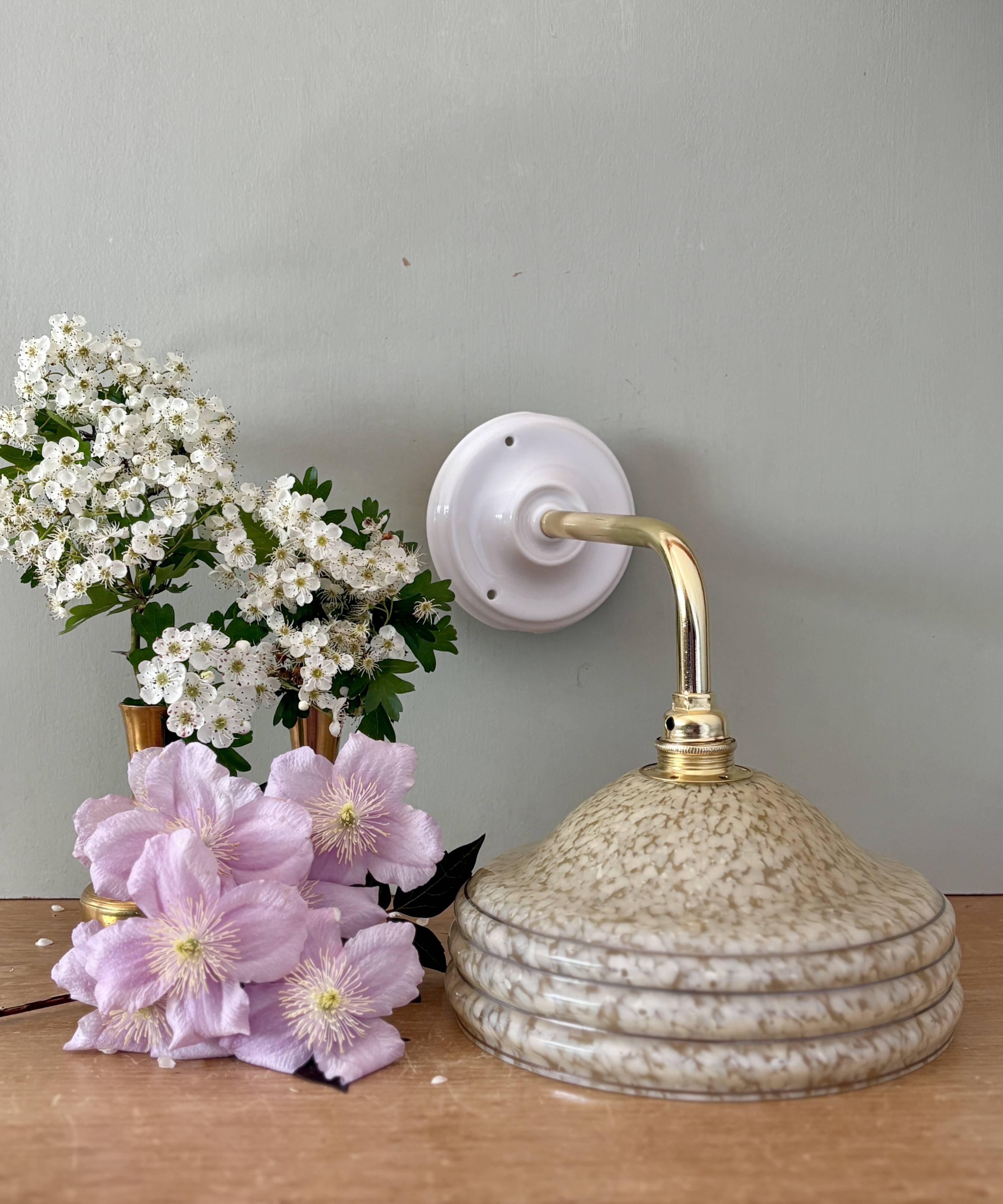 Angled wall lamp with vintage shade in yellow Clichy glass and silver edging