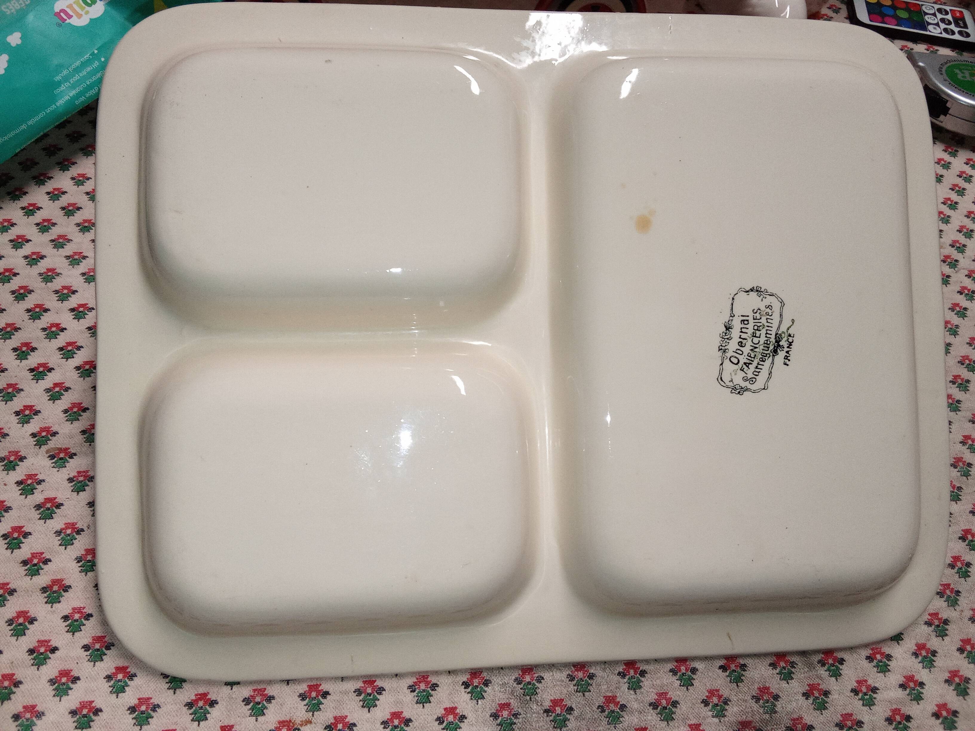 Magnificent compartmentalized dish from Obernai Sarreguemines