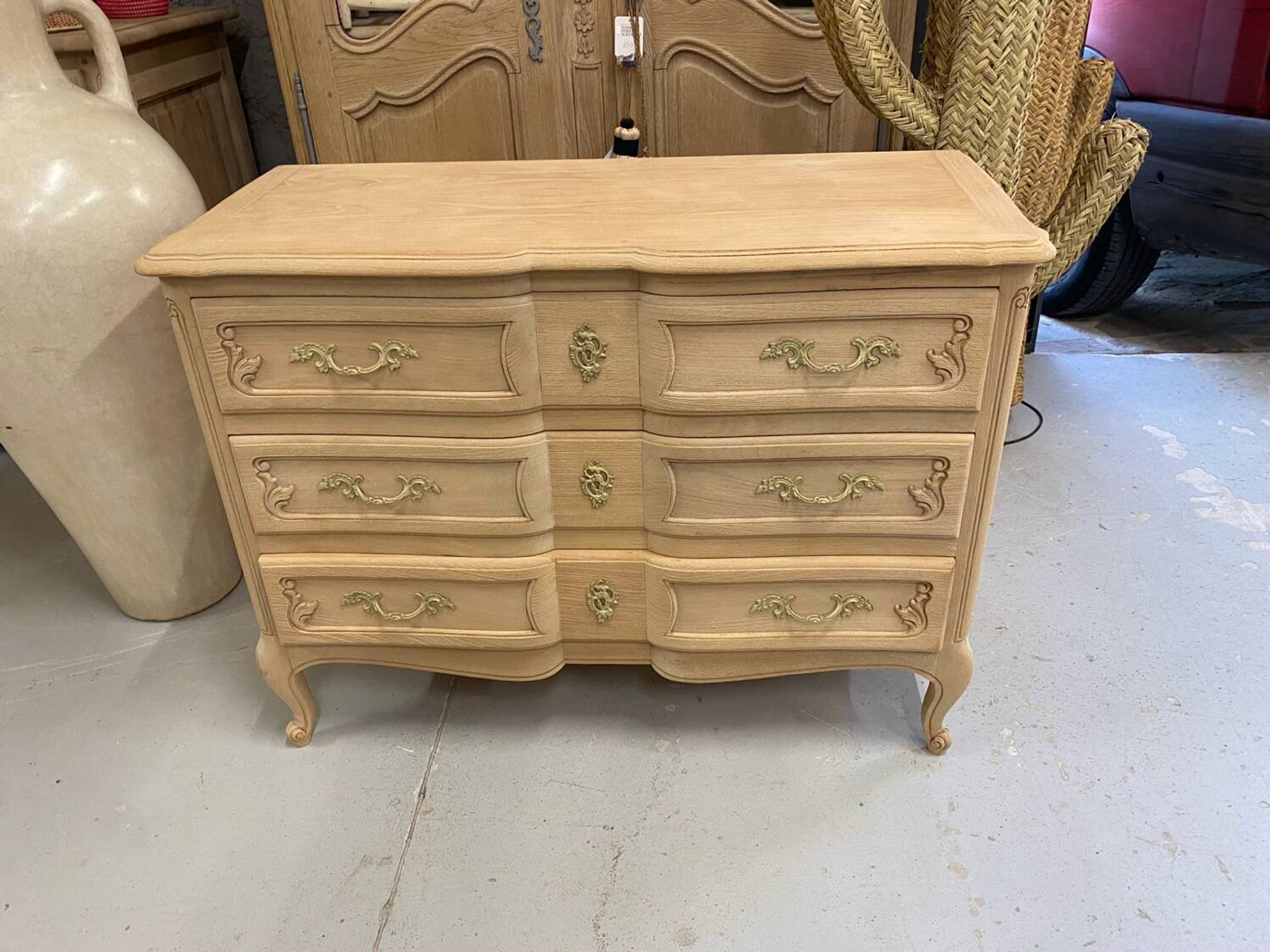 Louis XV style chest of drawers in raw wood