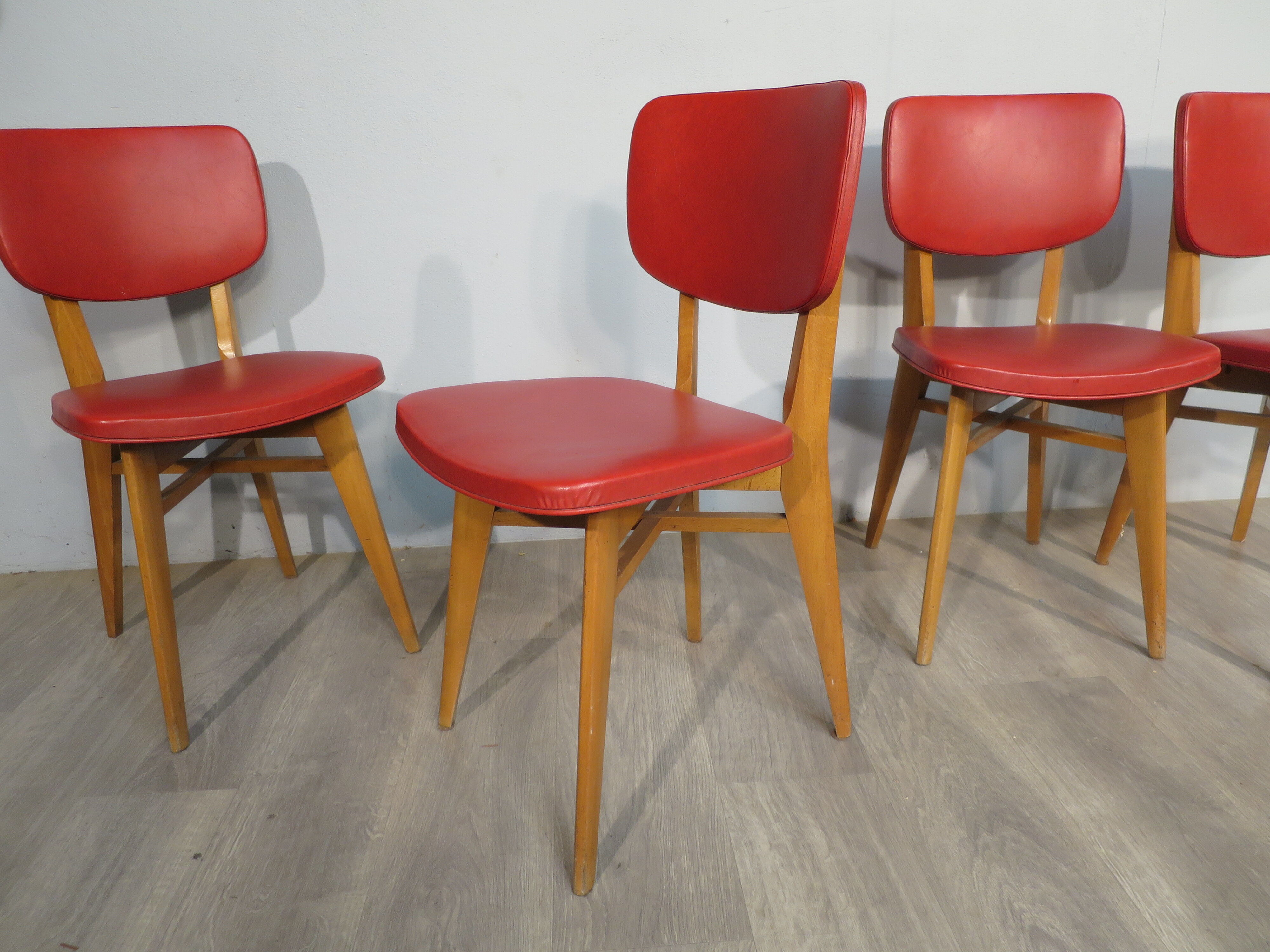 Set of 4 vintage chairs in skai