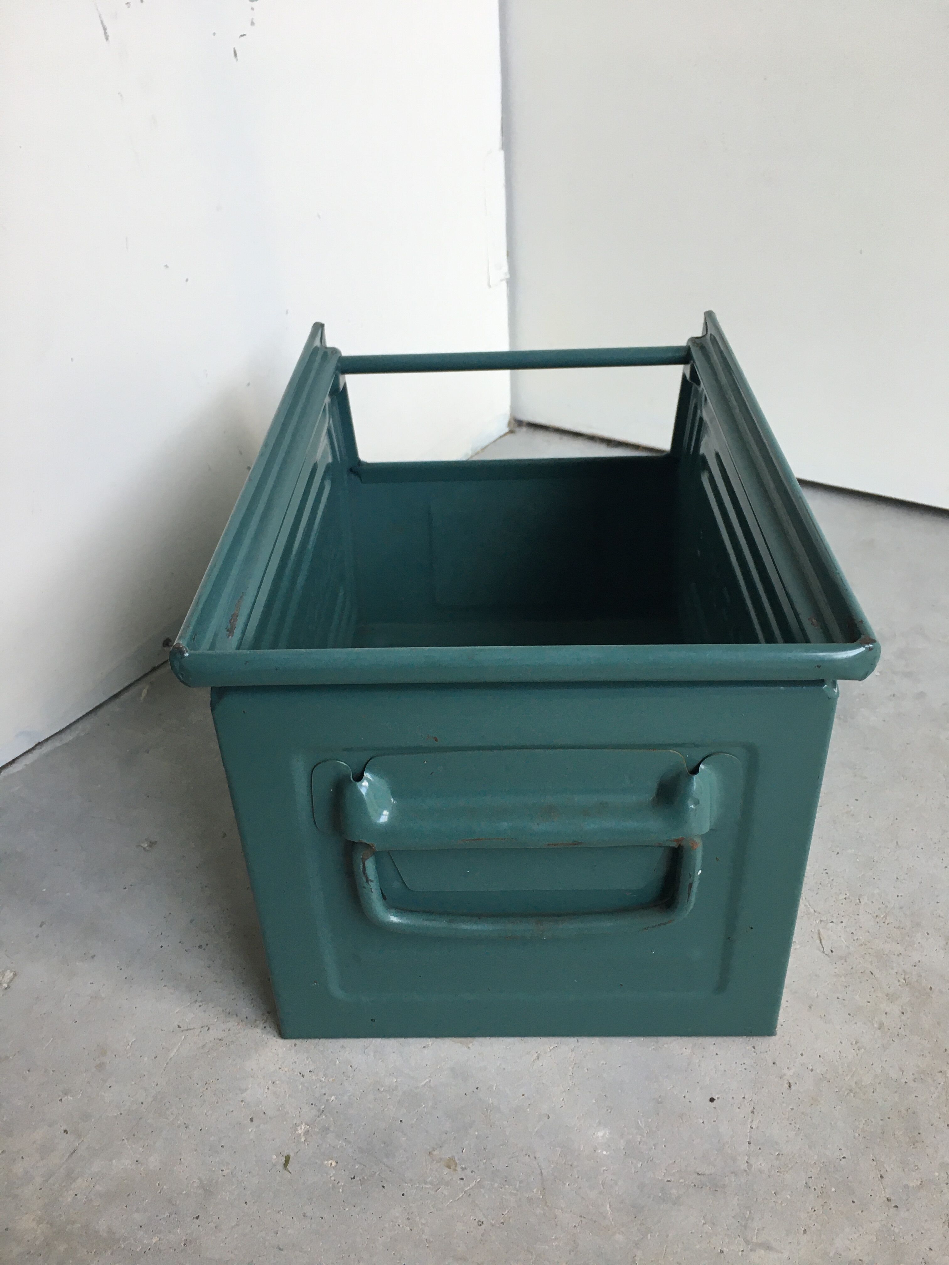 Metal beaked lockers