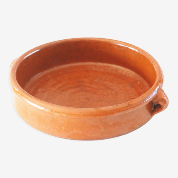 Terracotta dish of the Luberon