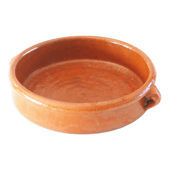 Terracotta dish of the Luberon