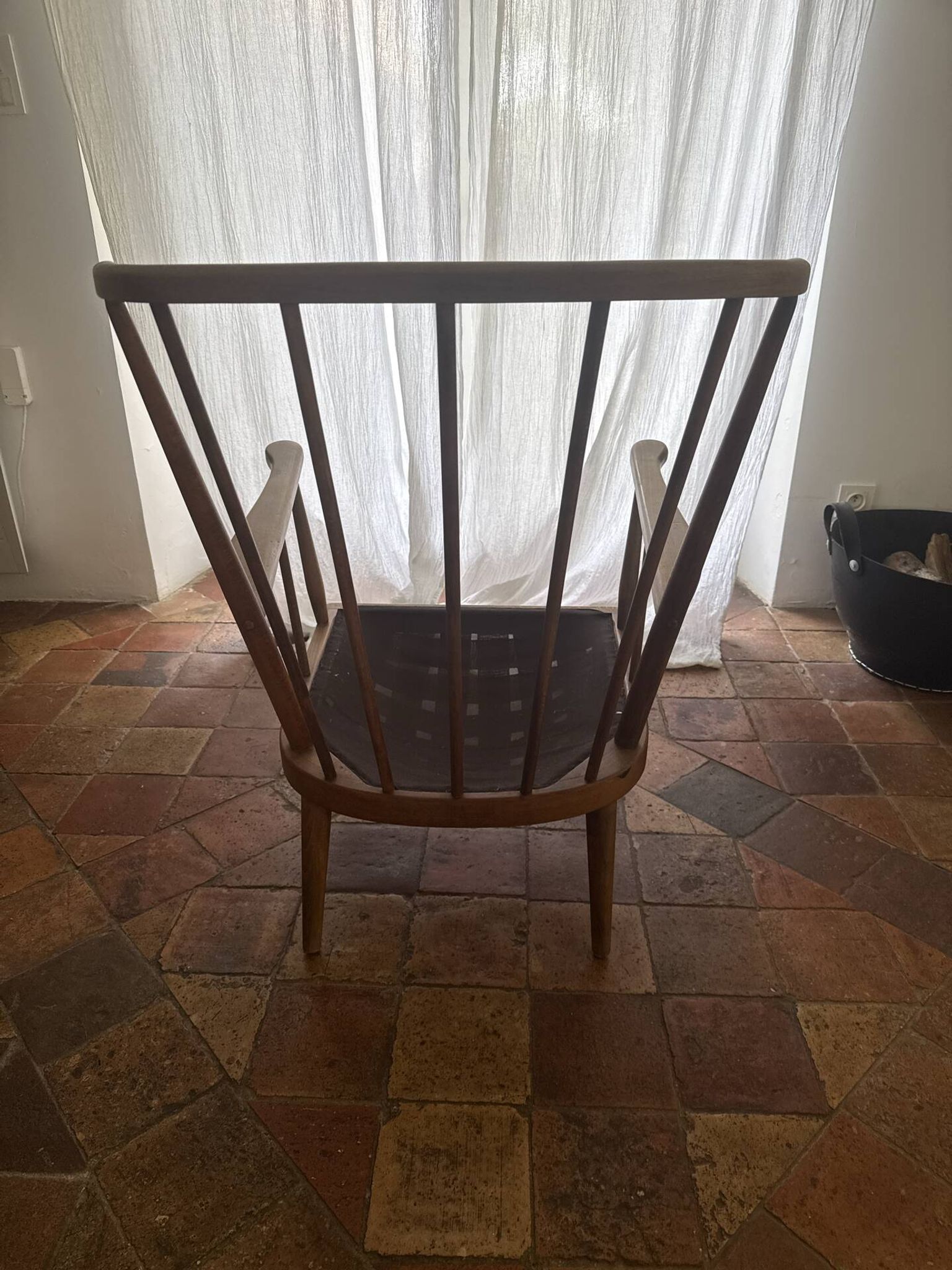 Fauteuil de style scandinave (esprit Windsor),