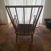 Fauteuil de style scandinave (esprit Windsor),