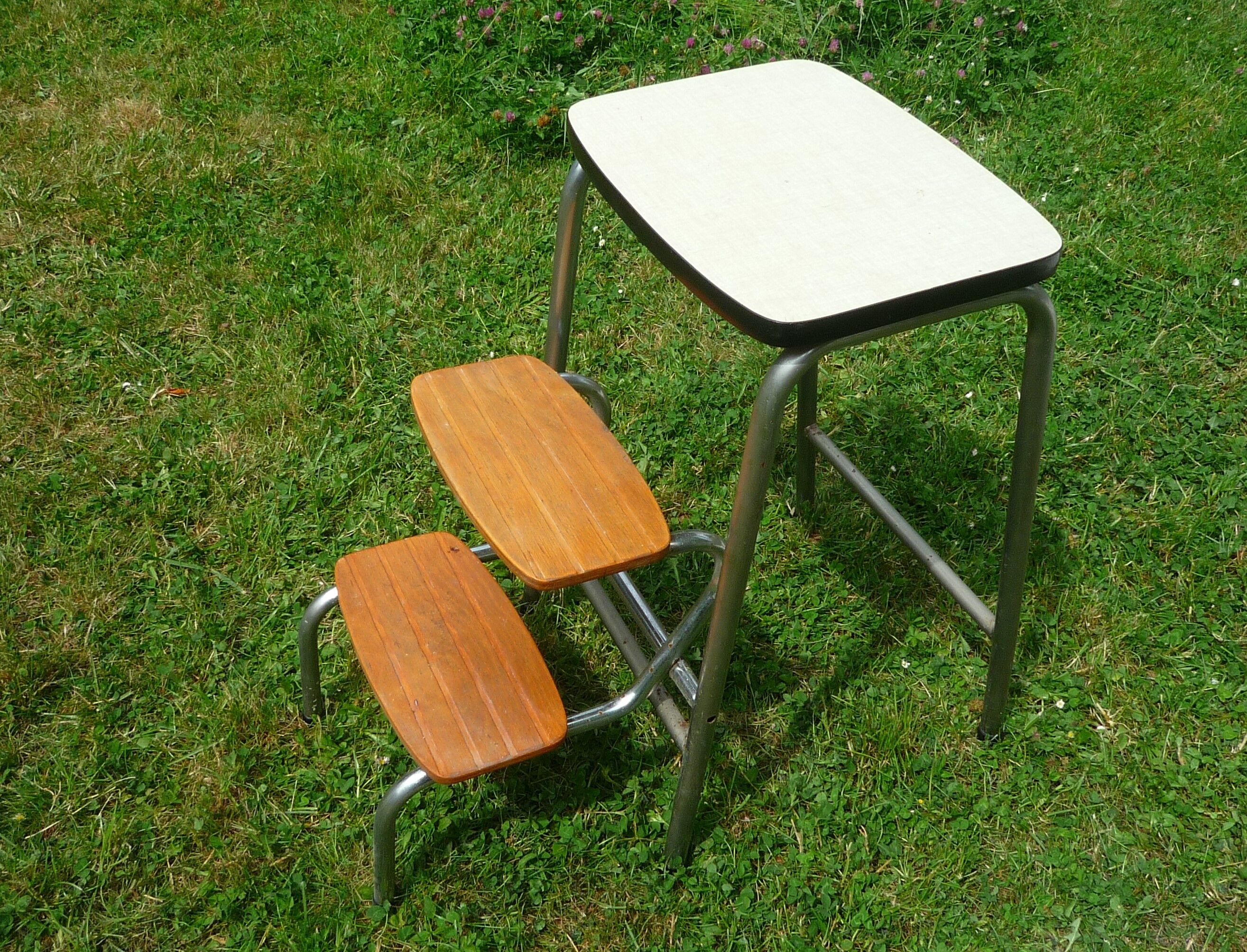 Retractable kitchen stepladder, wood and formica, vintage 60s
