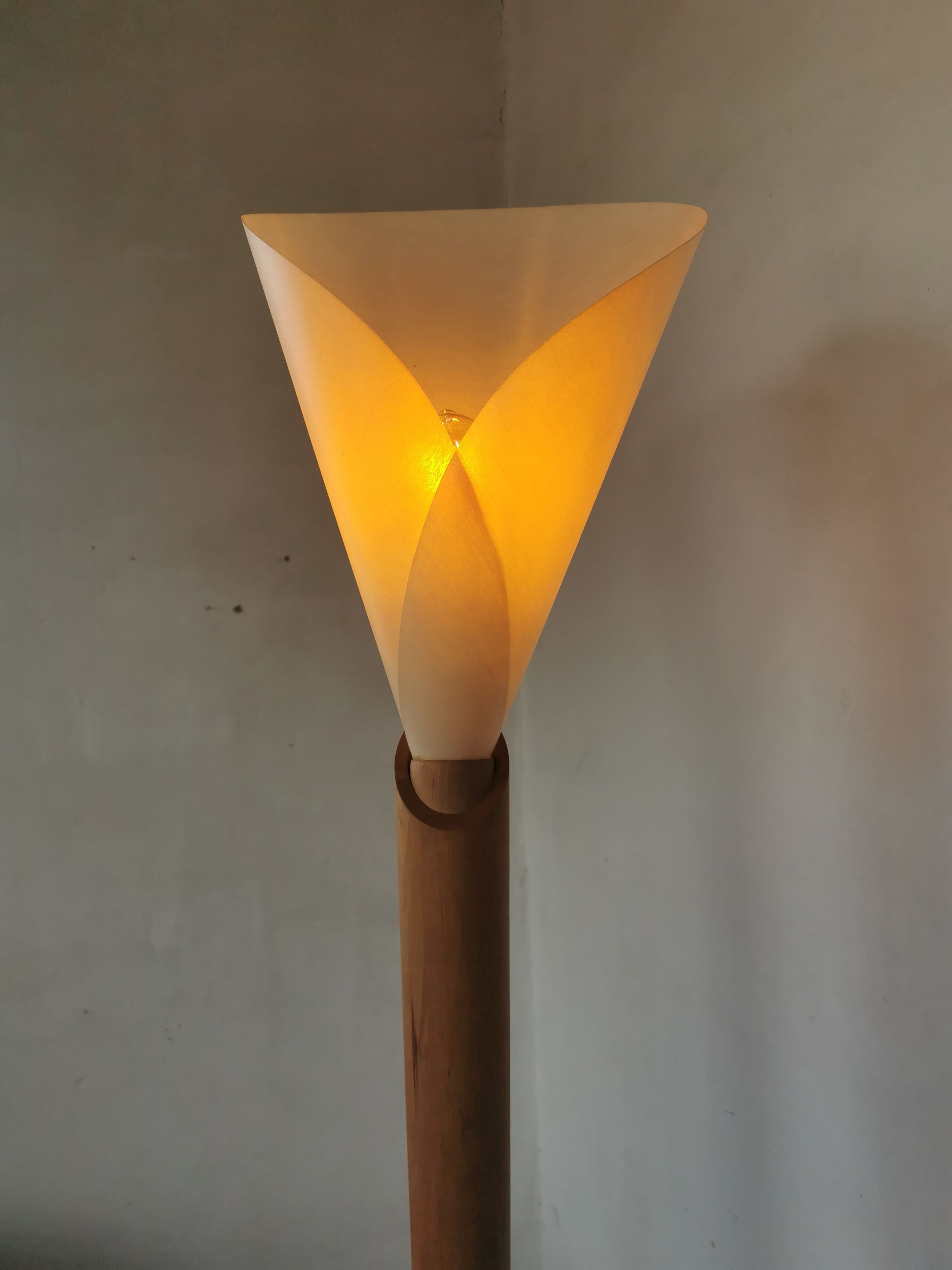 Floral wooden floor lamp