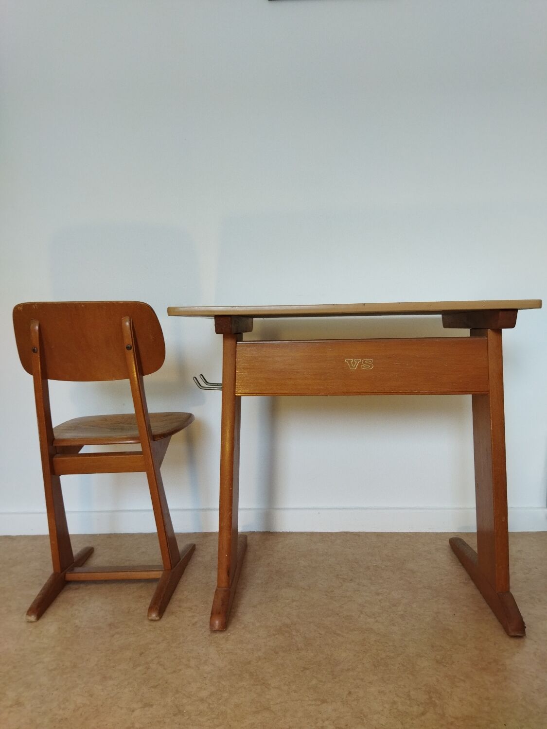 Casala children's desk