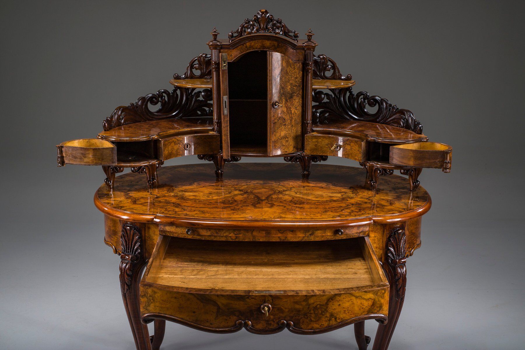 Coiffeuse en noyer Louis Philippe antique, 1860