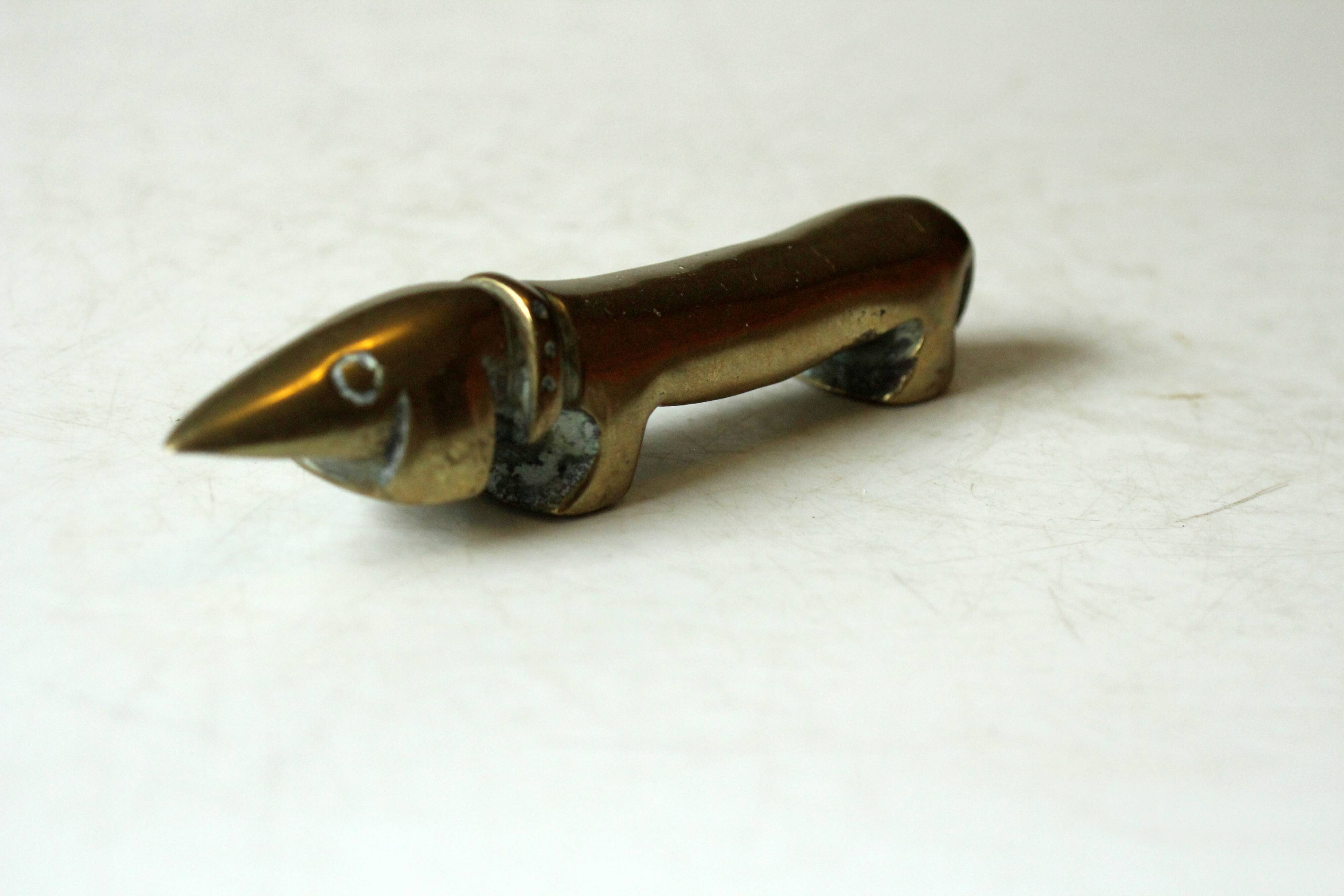 Brass dog paperweight, vintage from the 1970s
