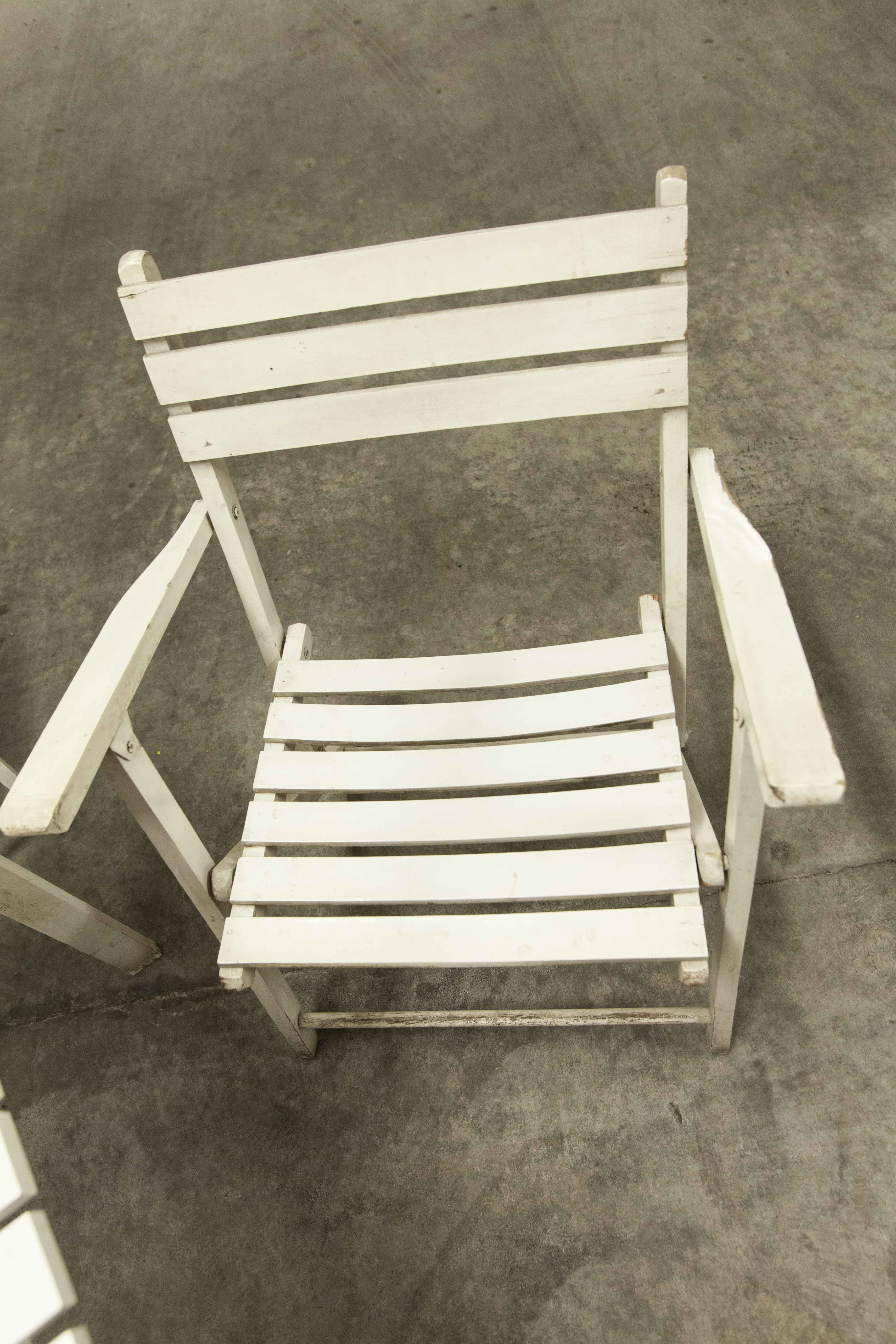 Garden furniture table and 4 armchairs 60's in its juice
