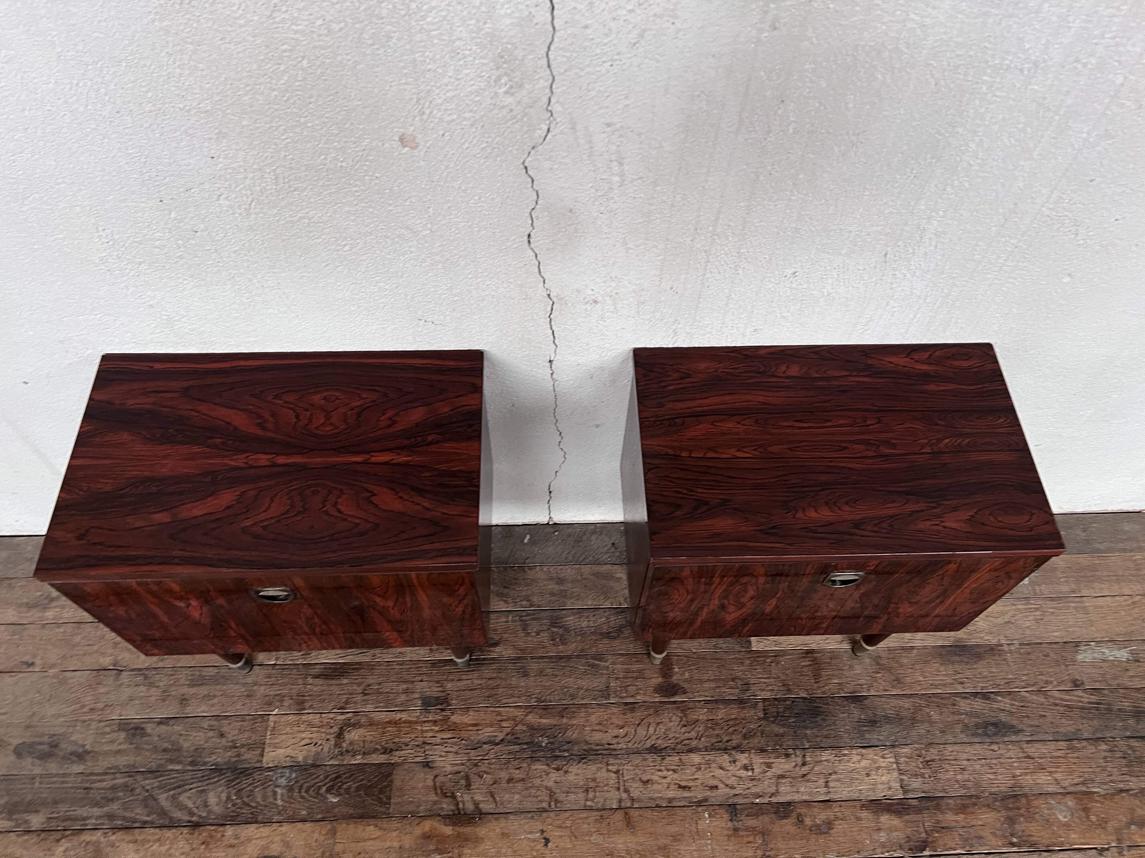 Paire de chevets palissandre