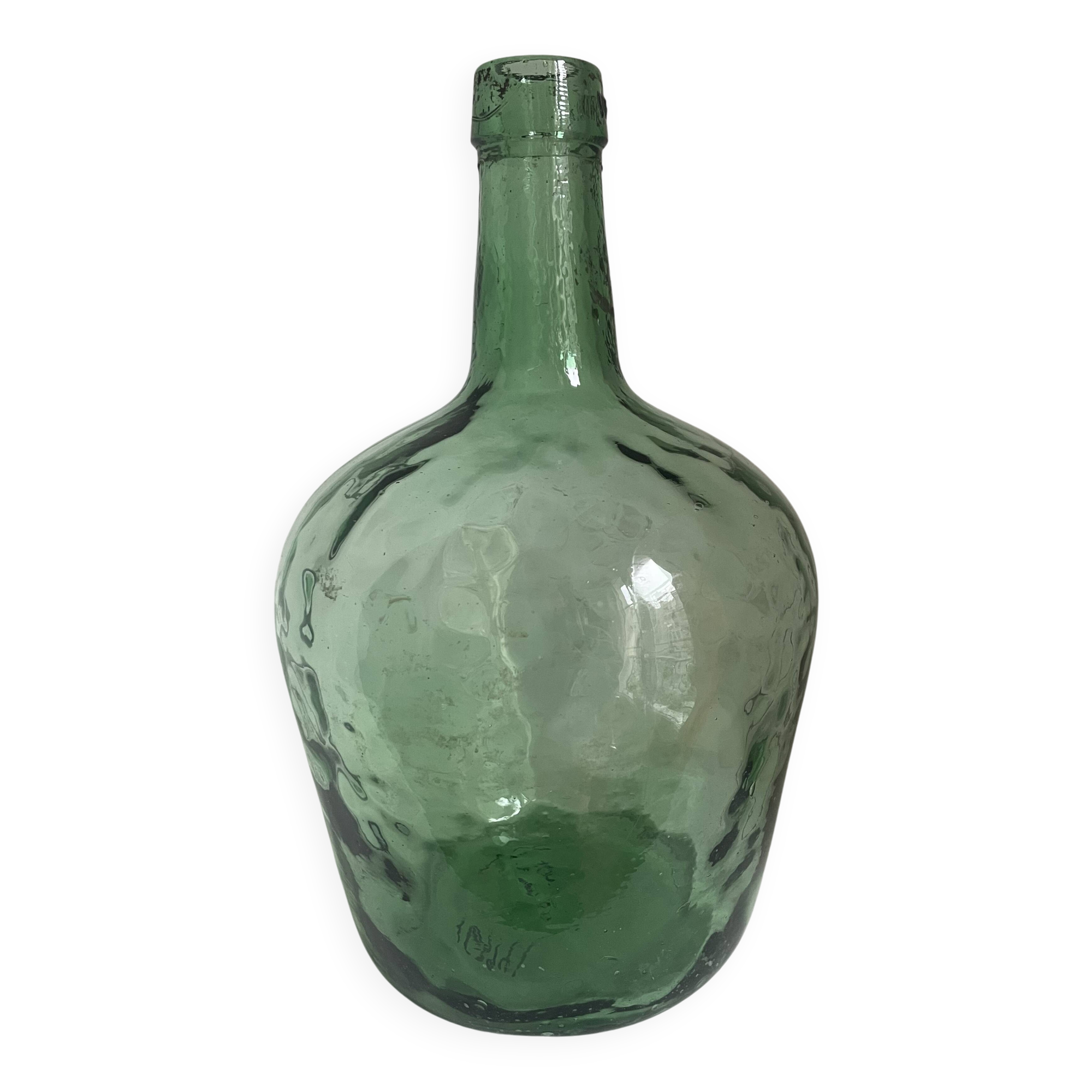 Set of 18 decorative items