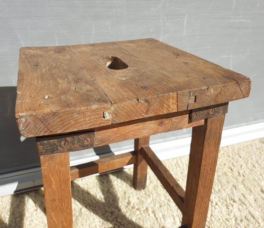 Oak workshop stool with grip