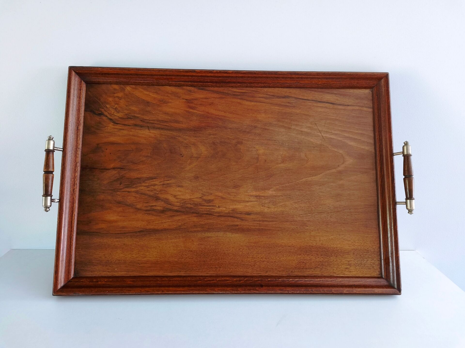 Grand plateau de service en bois massif vintage