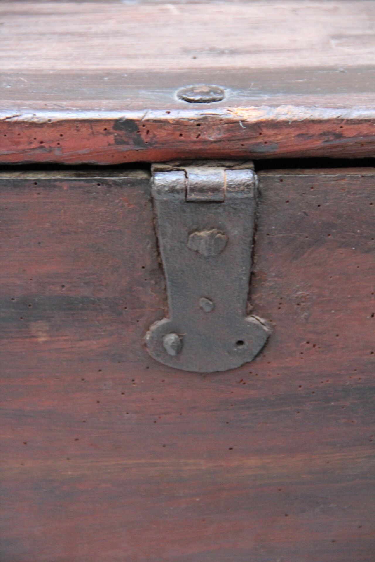 Old box made of raw wood