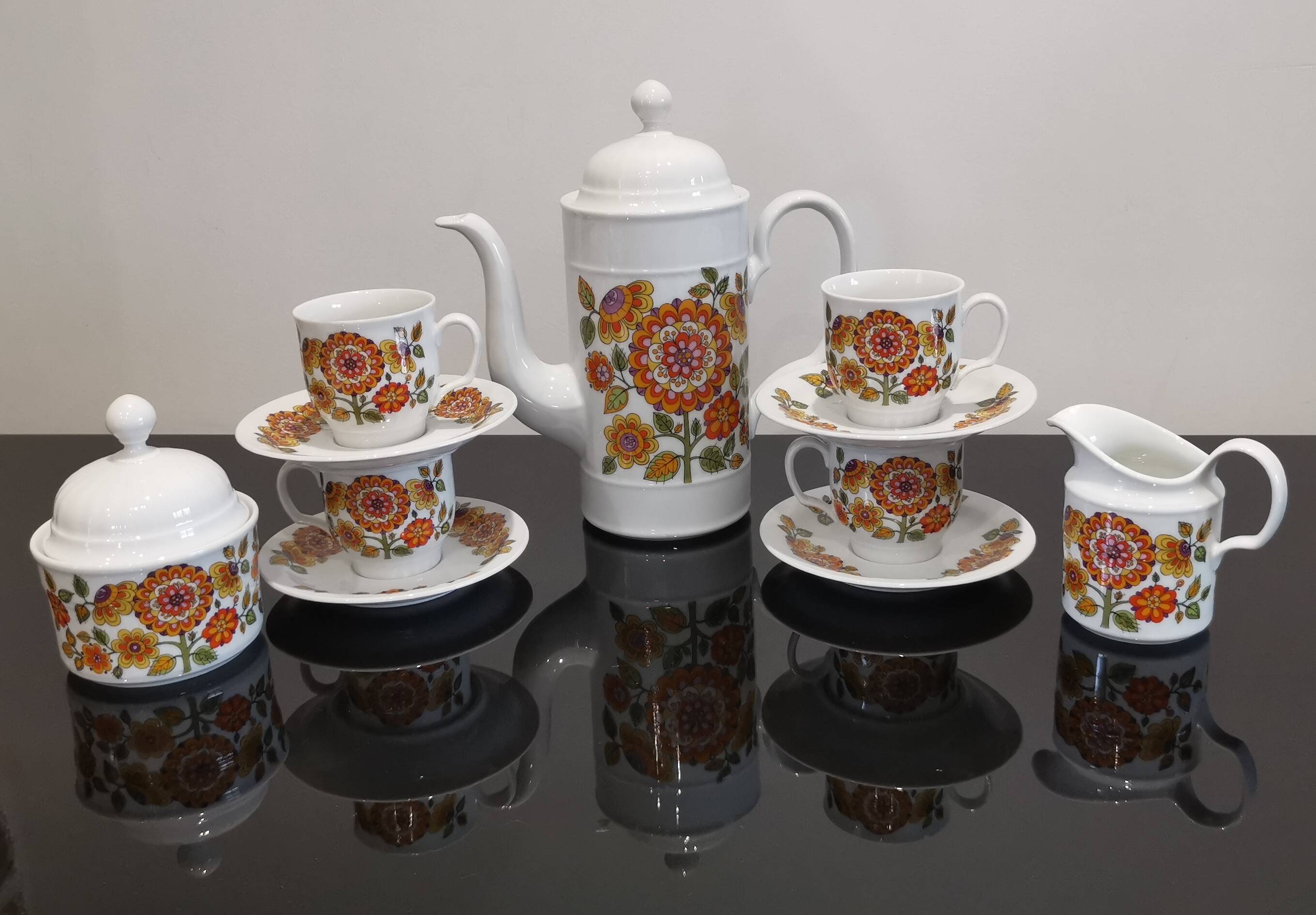 Porcelain coffee service Model Regina Bavaria Germany Vintage70'S