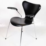 Seven Chair With Arms Model 3207 Made In Black Leather By Arne Jacobsen For Fritz Hansen